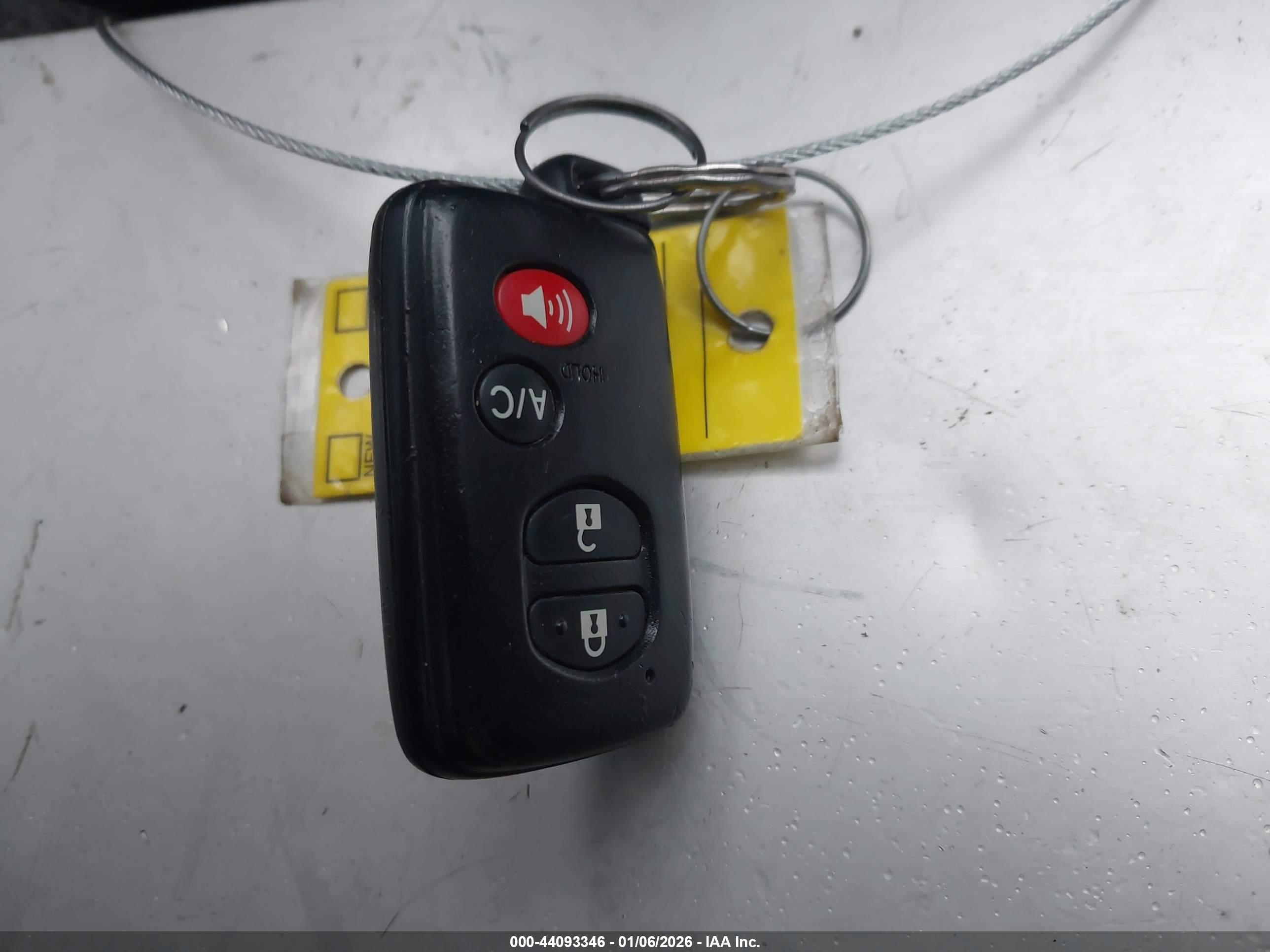 TOYOTA PRIUS image 11