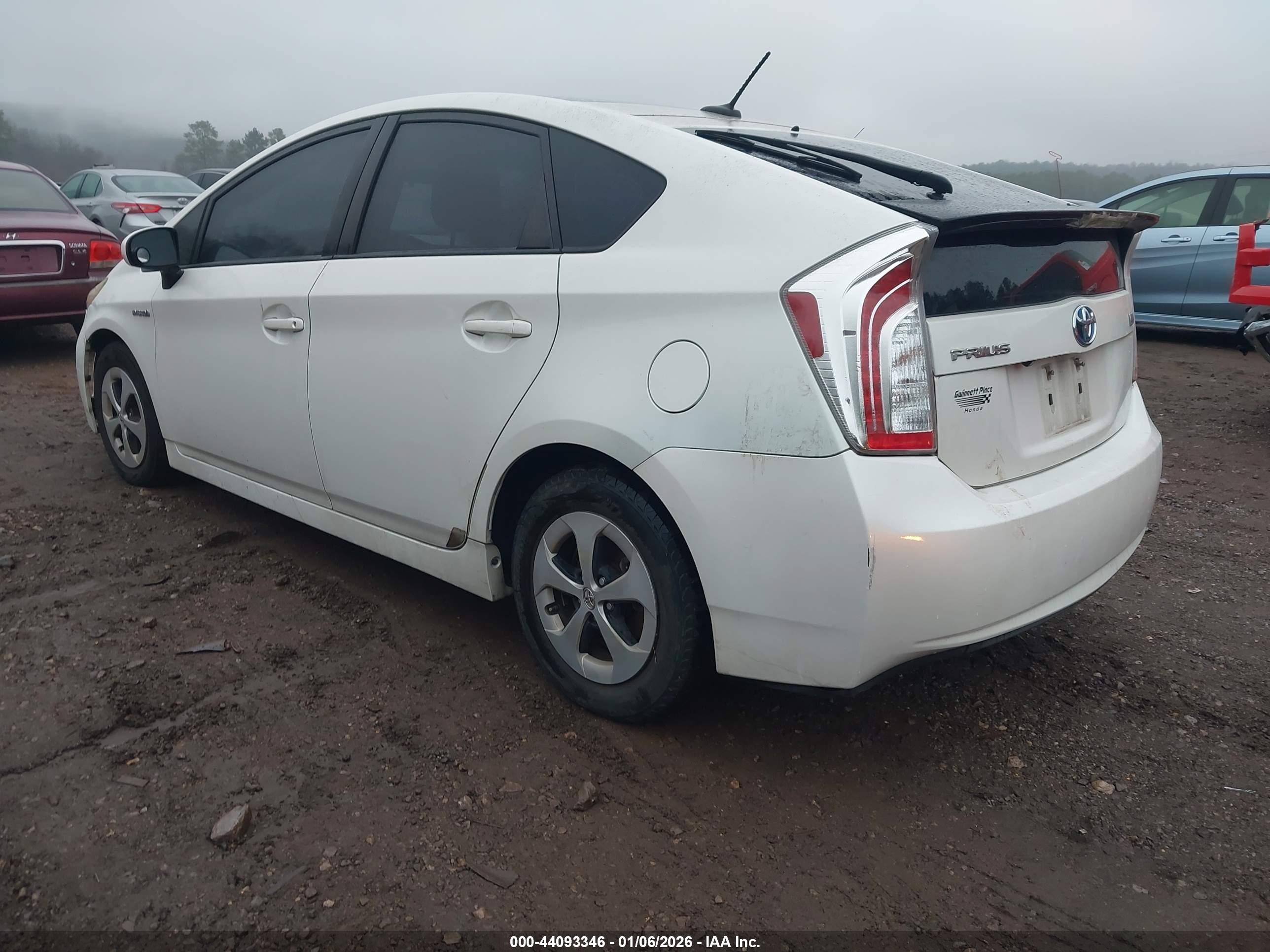 TOYOTA PRIUS image 3