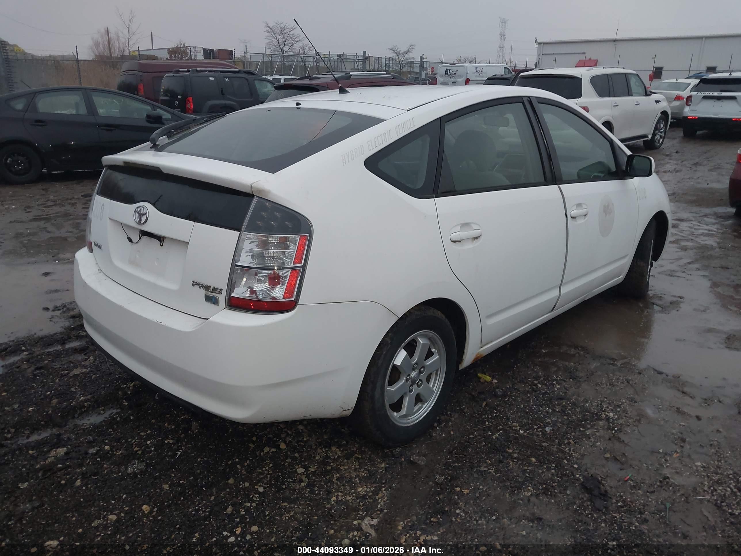 TOYOTA PRIUS image 4