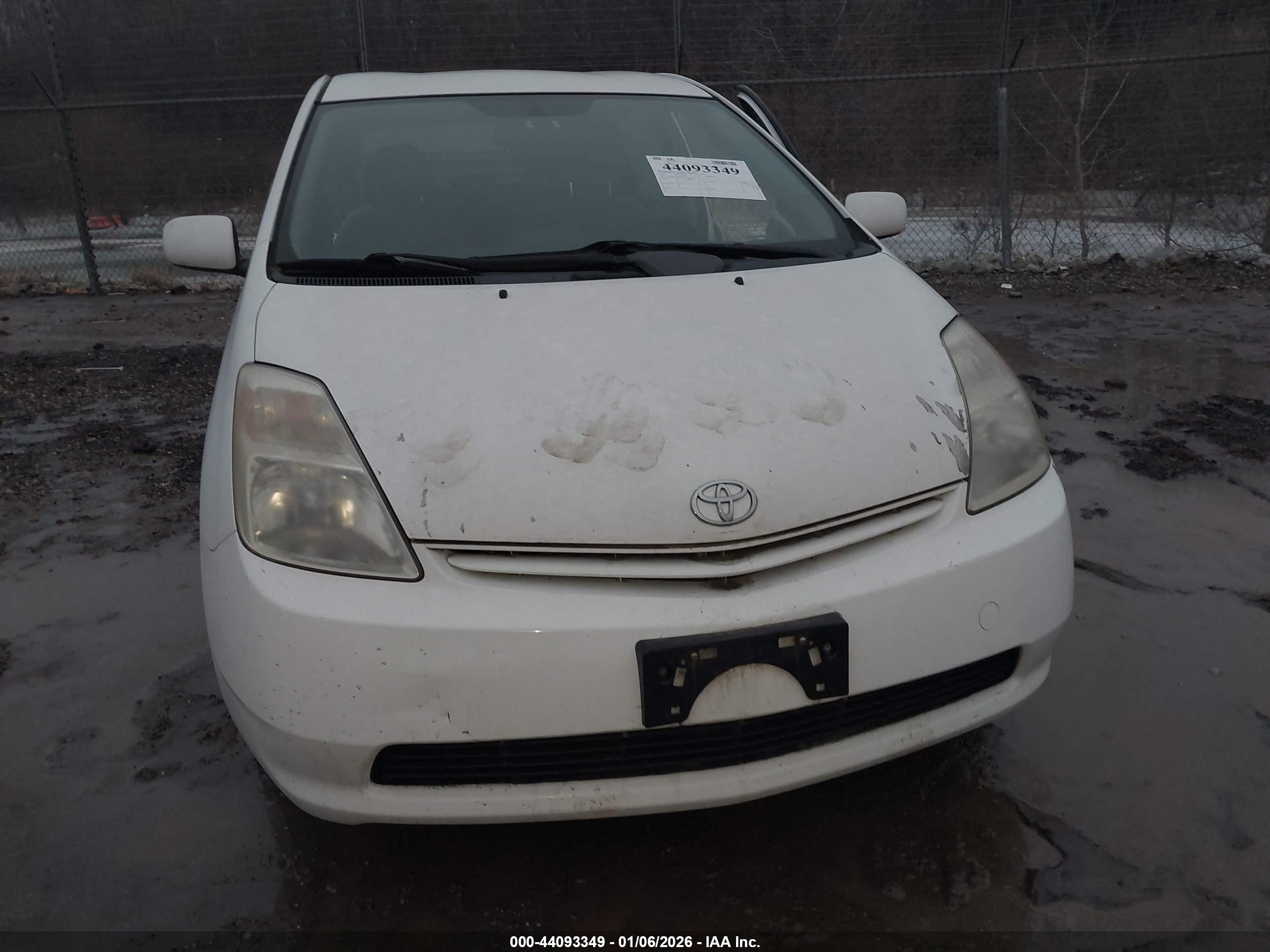 TOYOTA PRIUS image 6