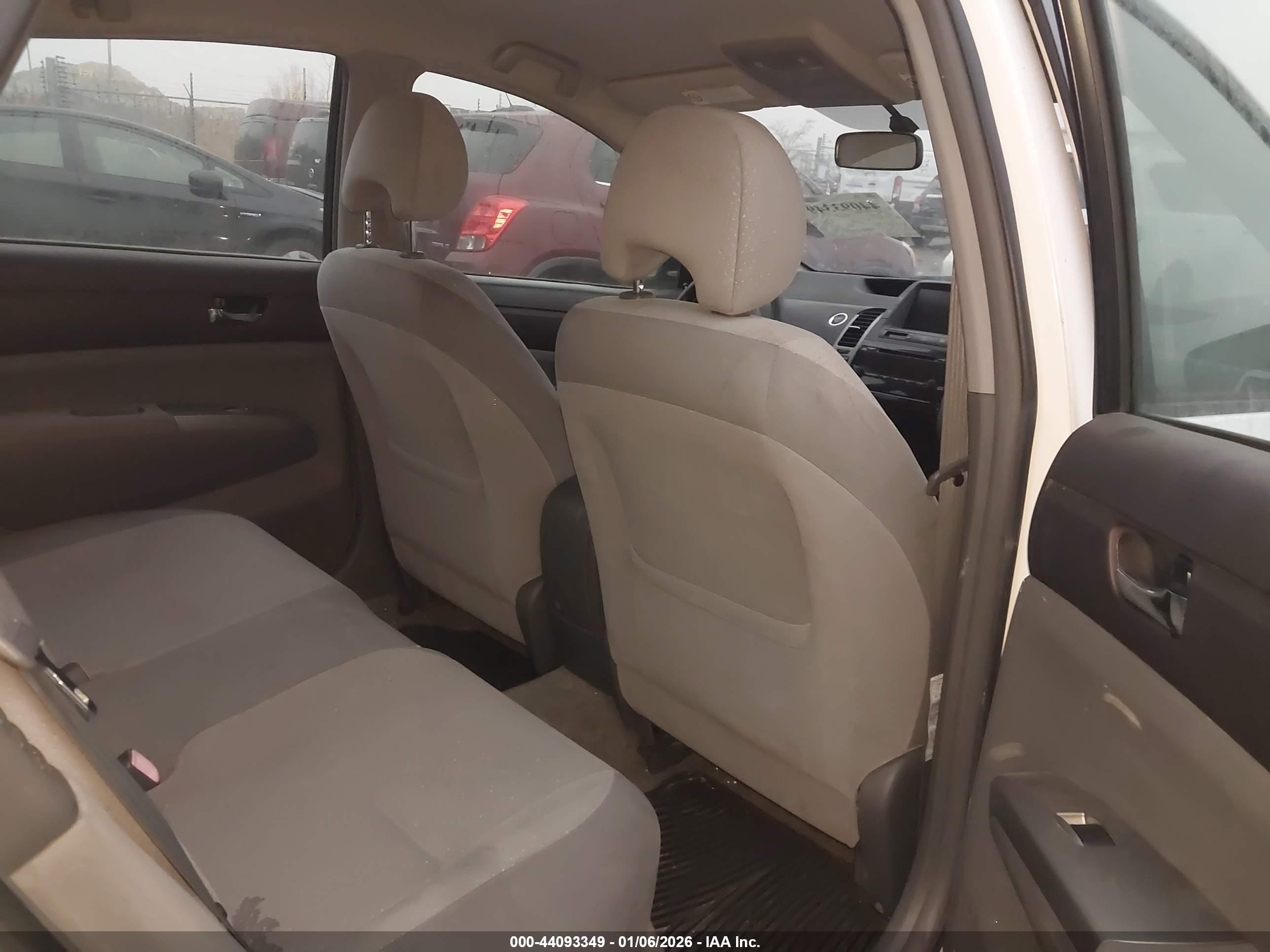 TOYOTA PRIUS image 8