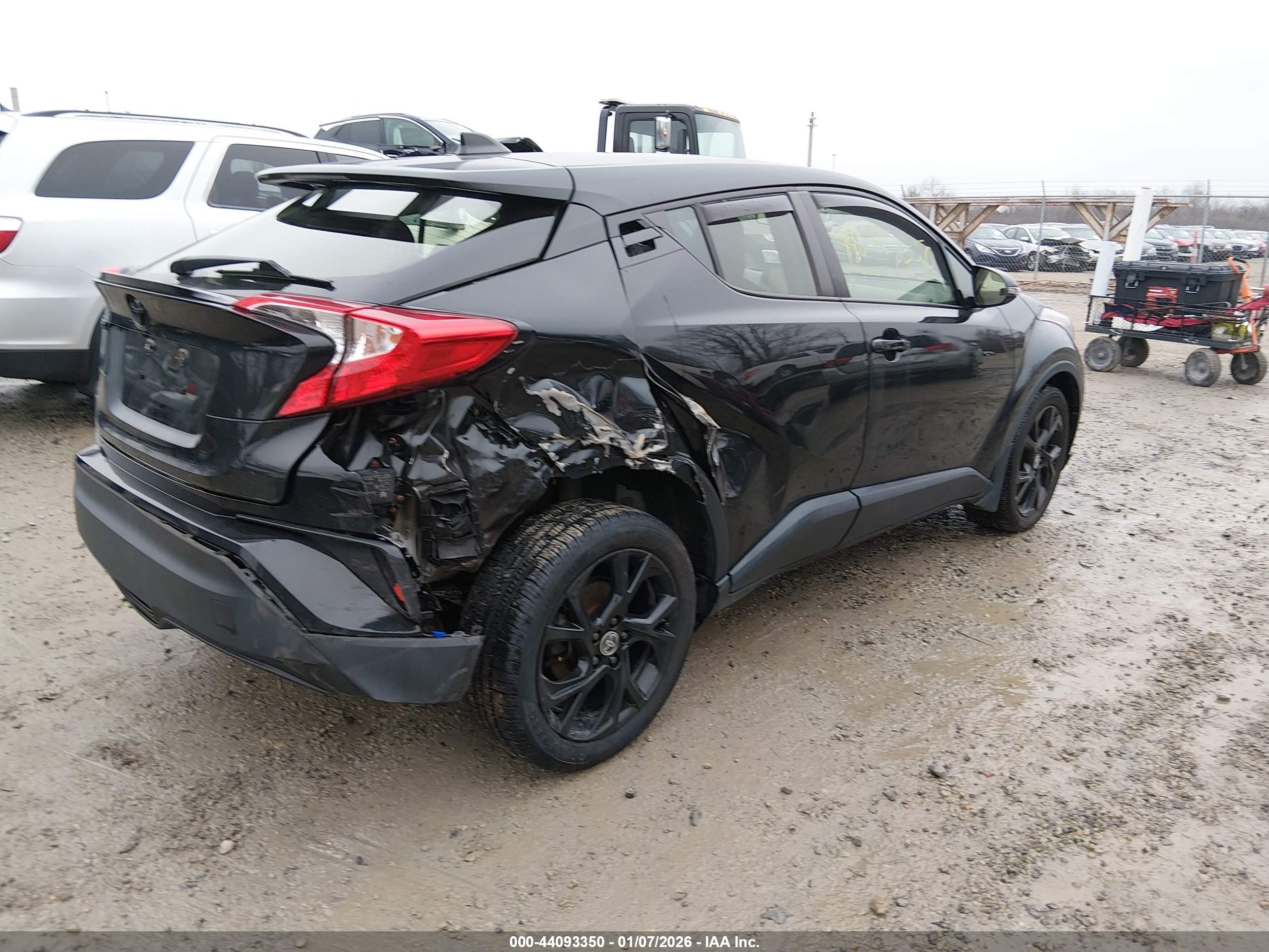 TOYOTA C-HR image 4