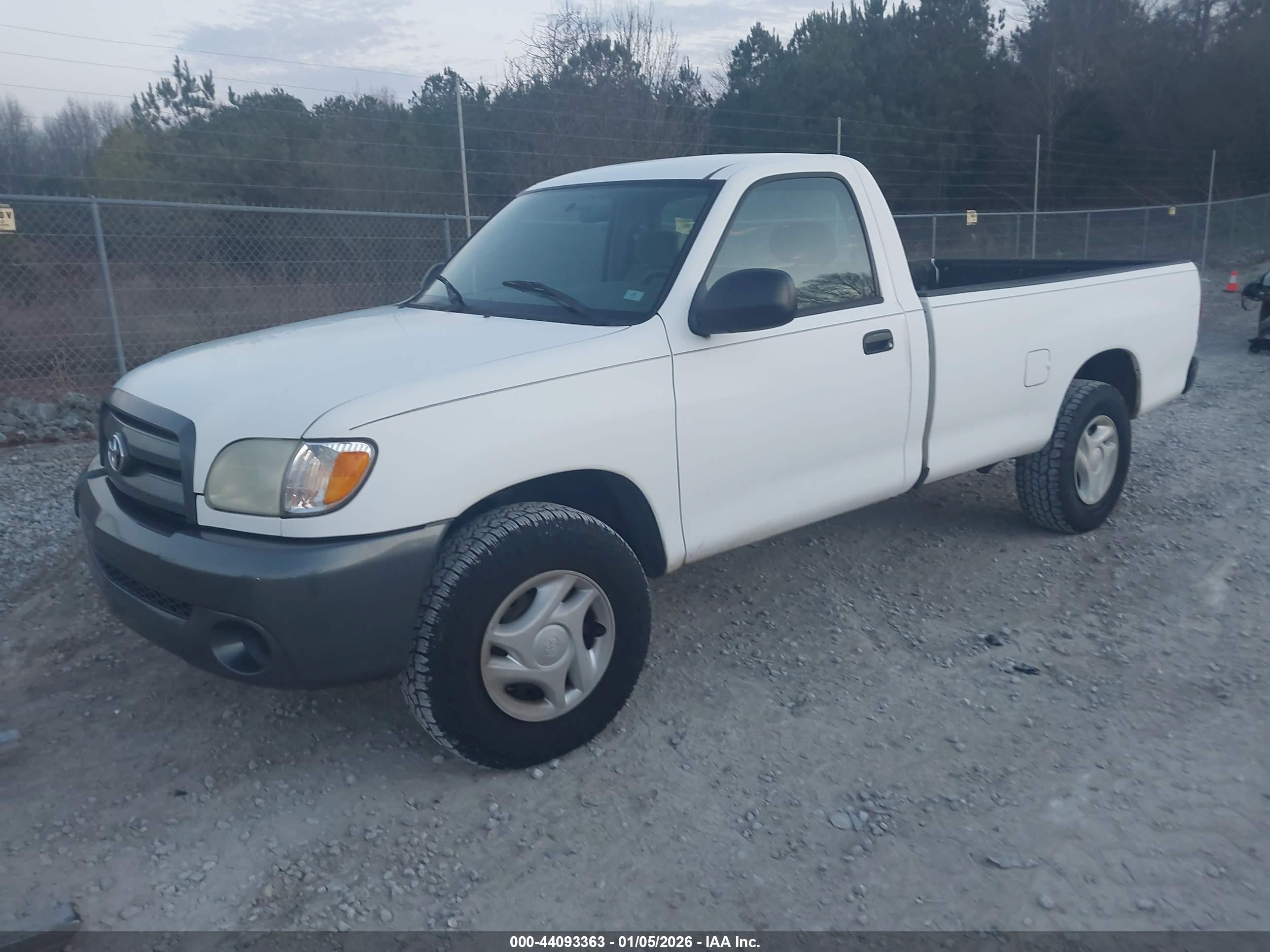 TOYOTA TUNDRA image 2