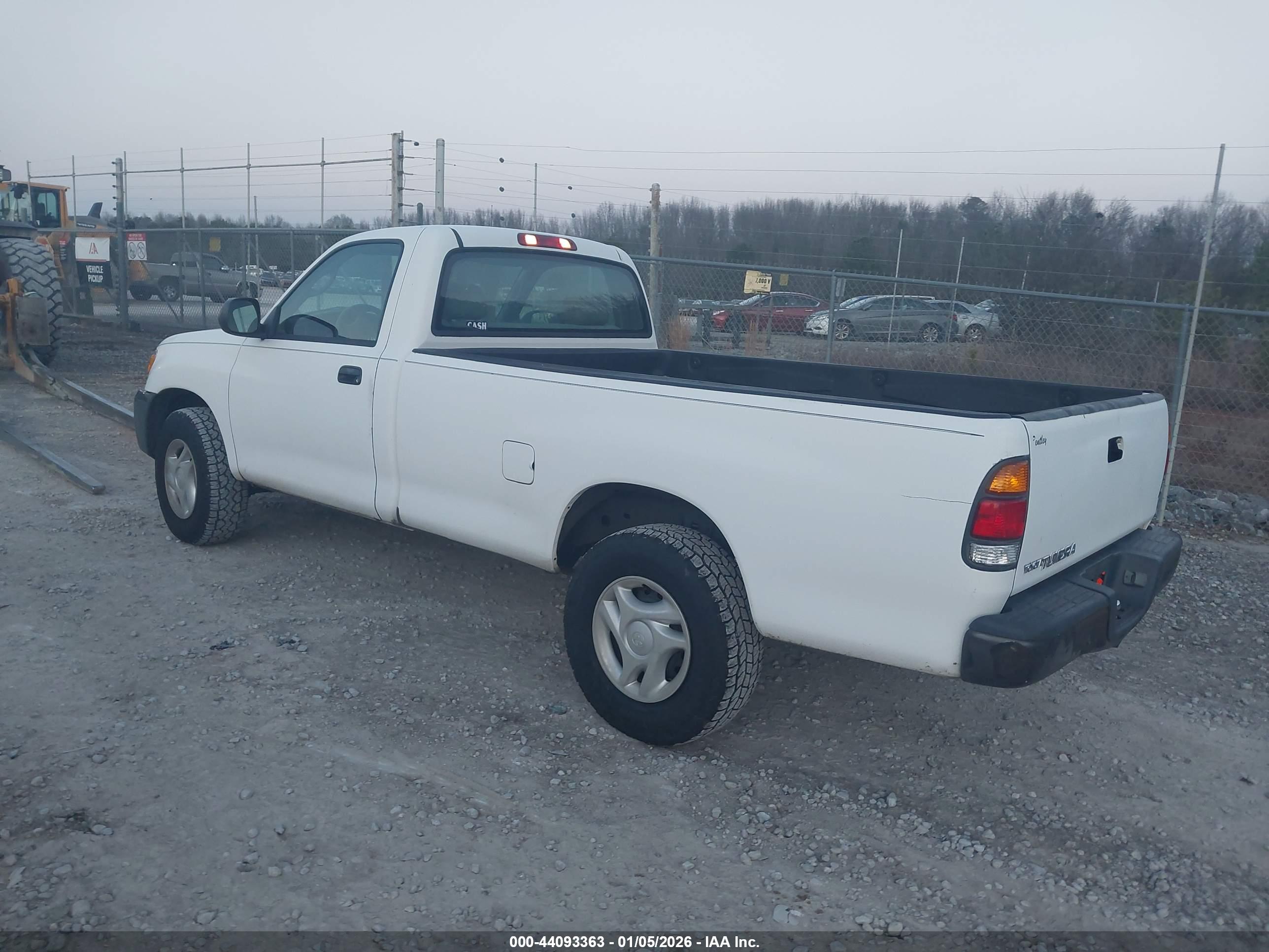 TOYOTA TUNDRA image 3