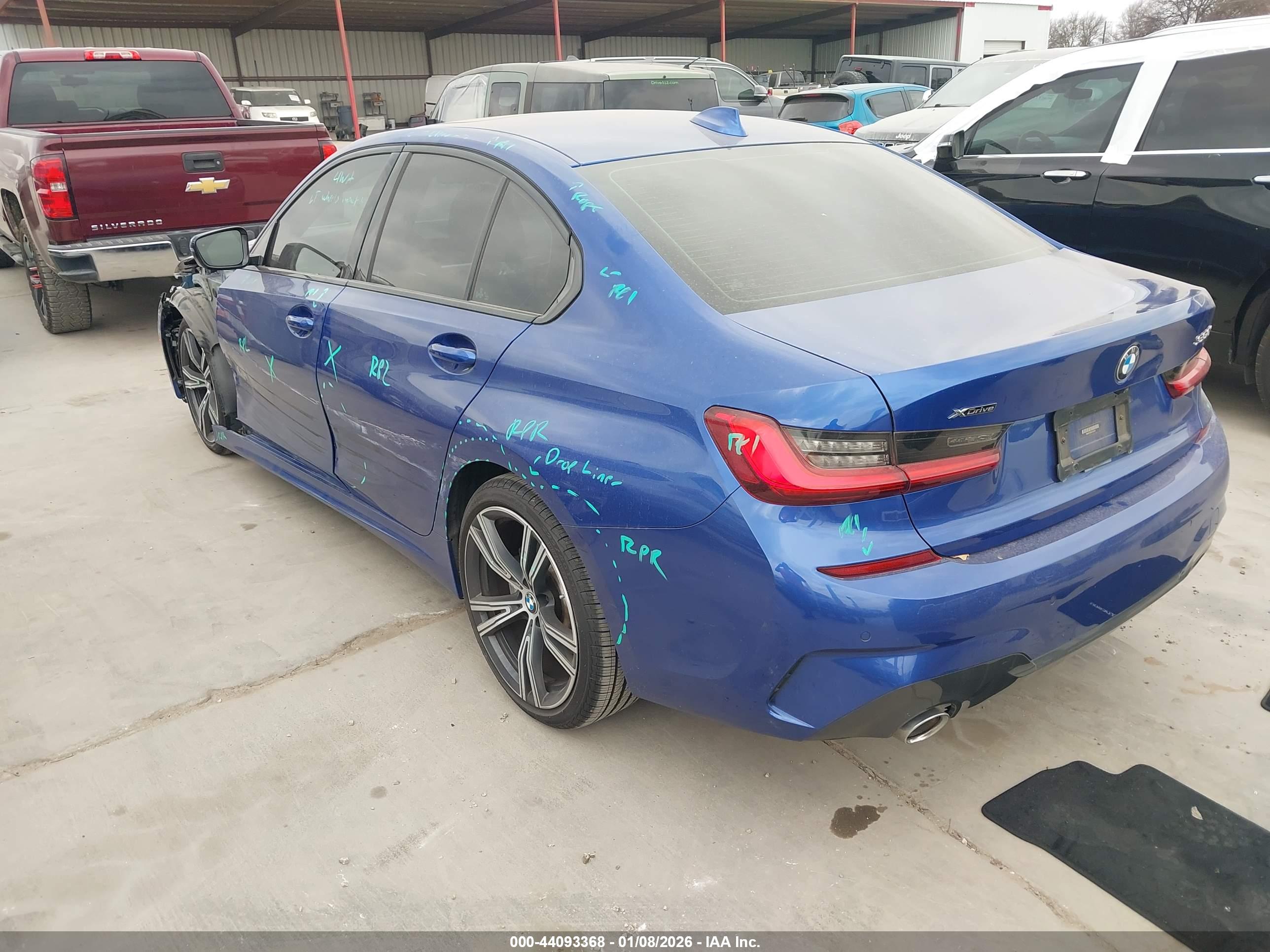 BMW 330I image 3