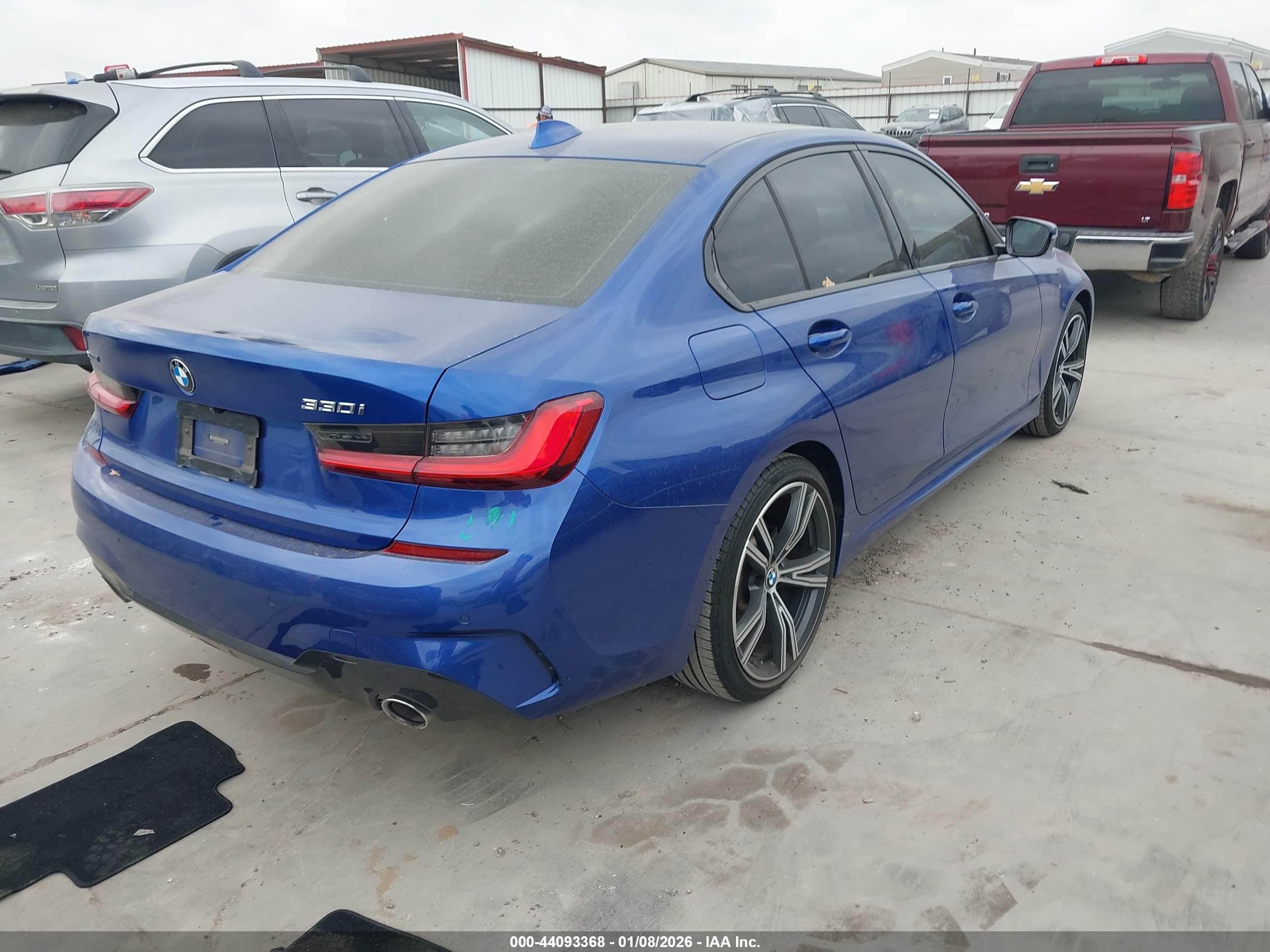 BMW 330I image 4