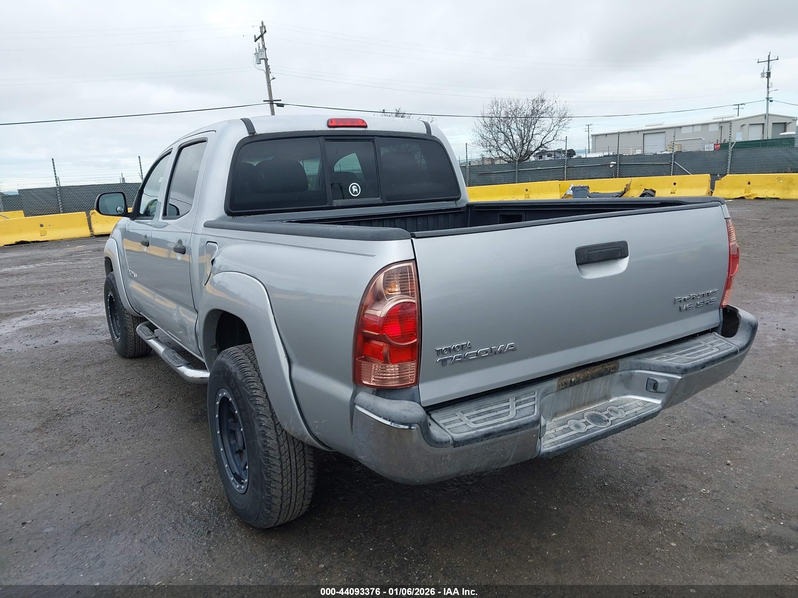 TOYOTA TACOMA image 3