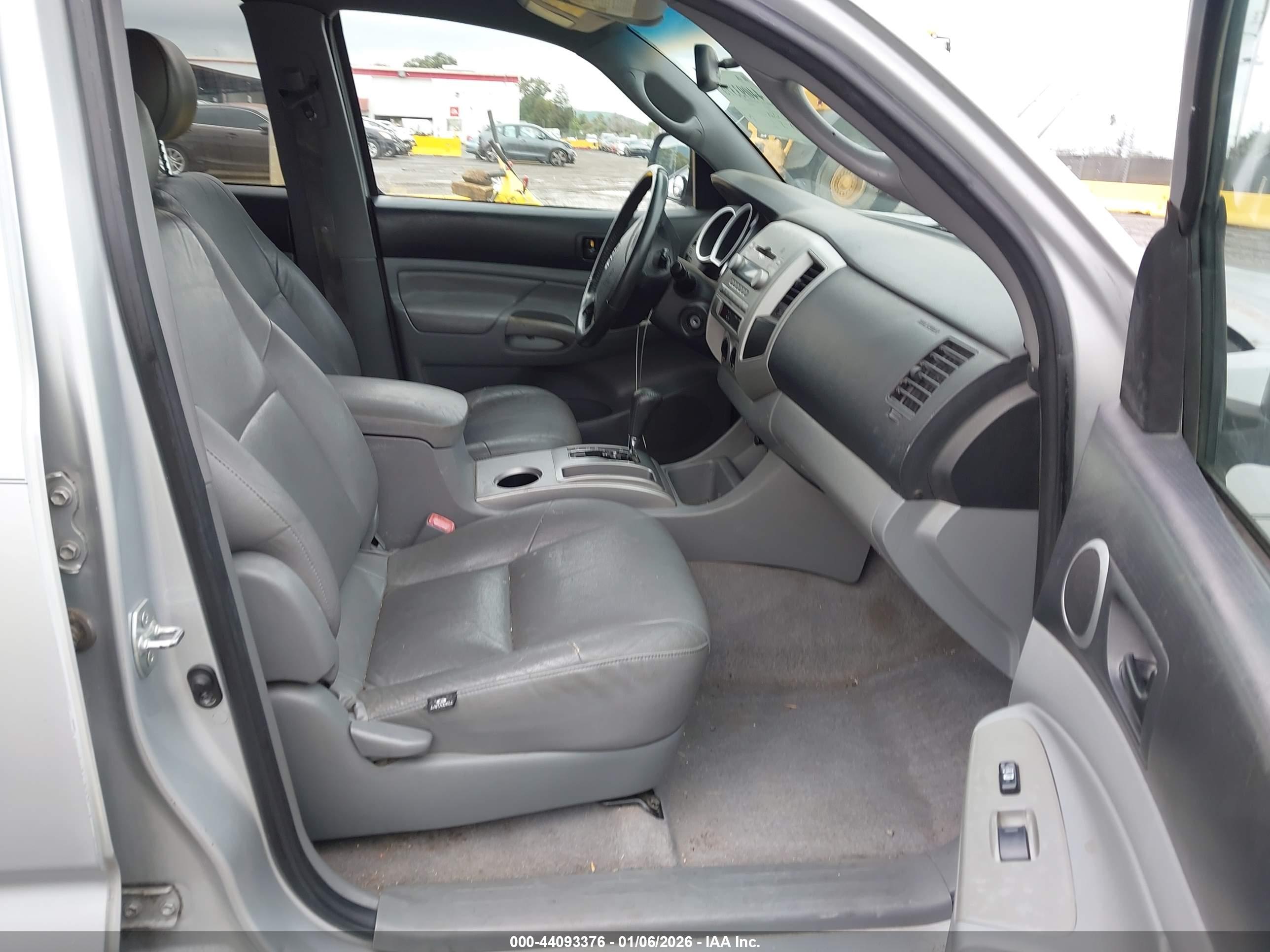 TOYOTA TACOMA image 5