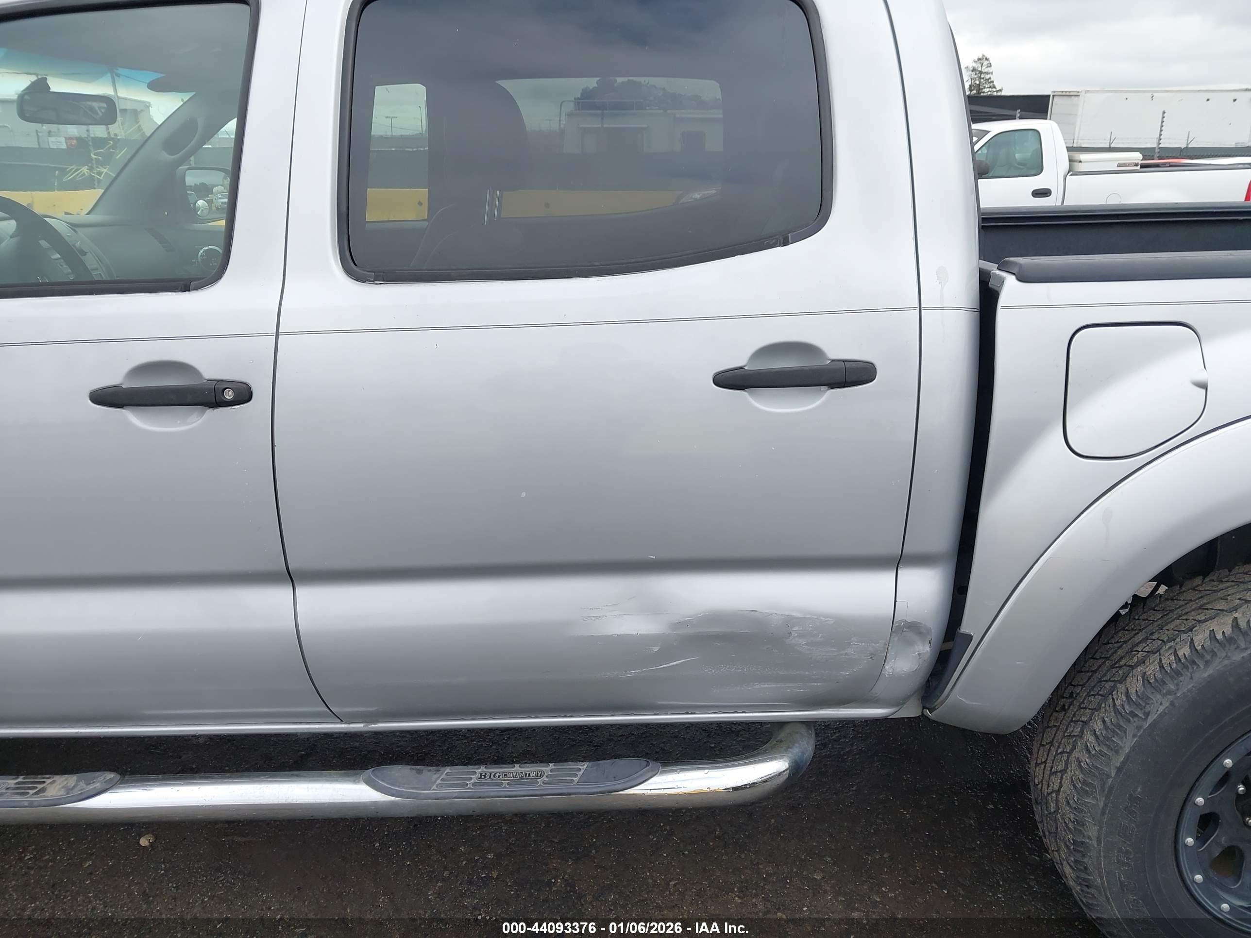 TOYOTA TACOMA image 6