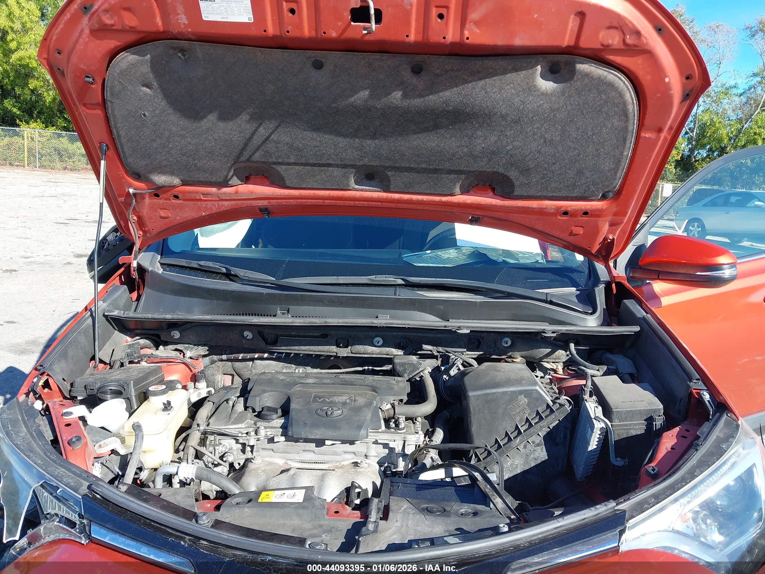 TOYOTA RAV4 image 10