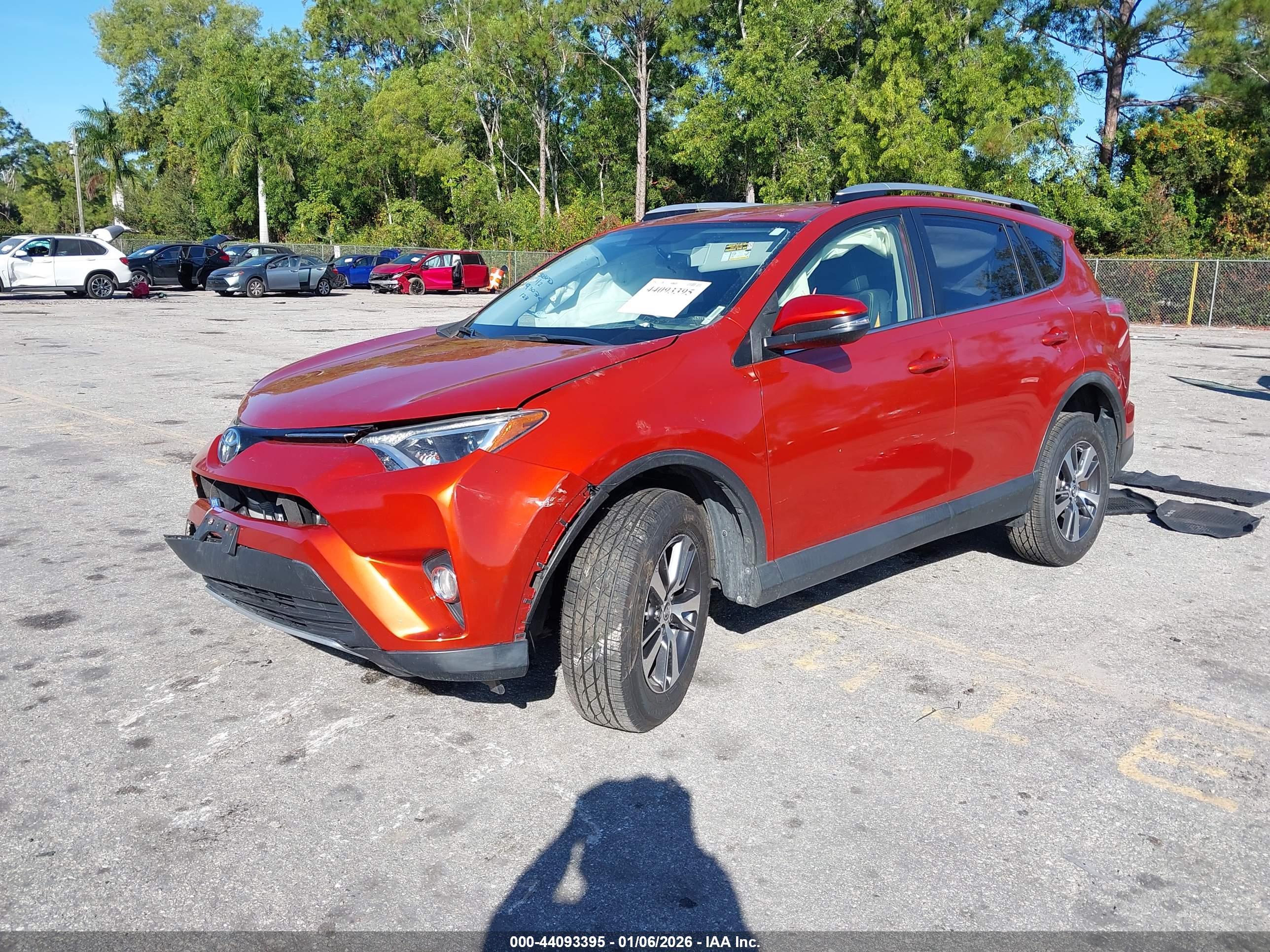 TOYOTA RAV4 image 2