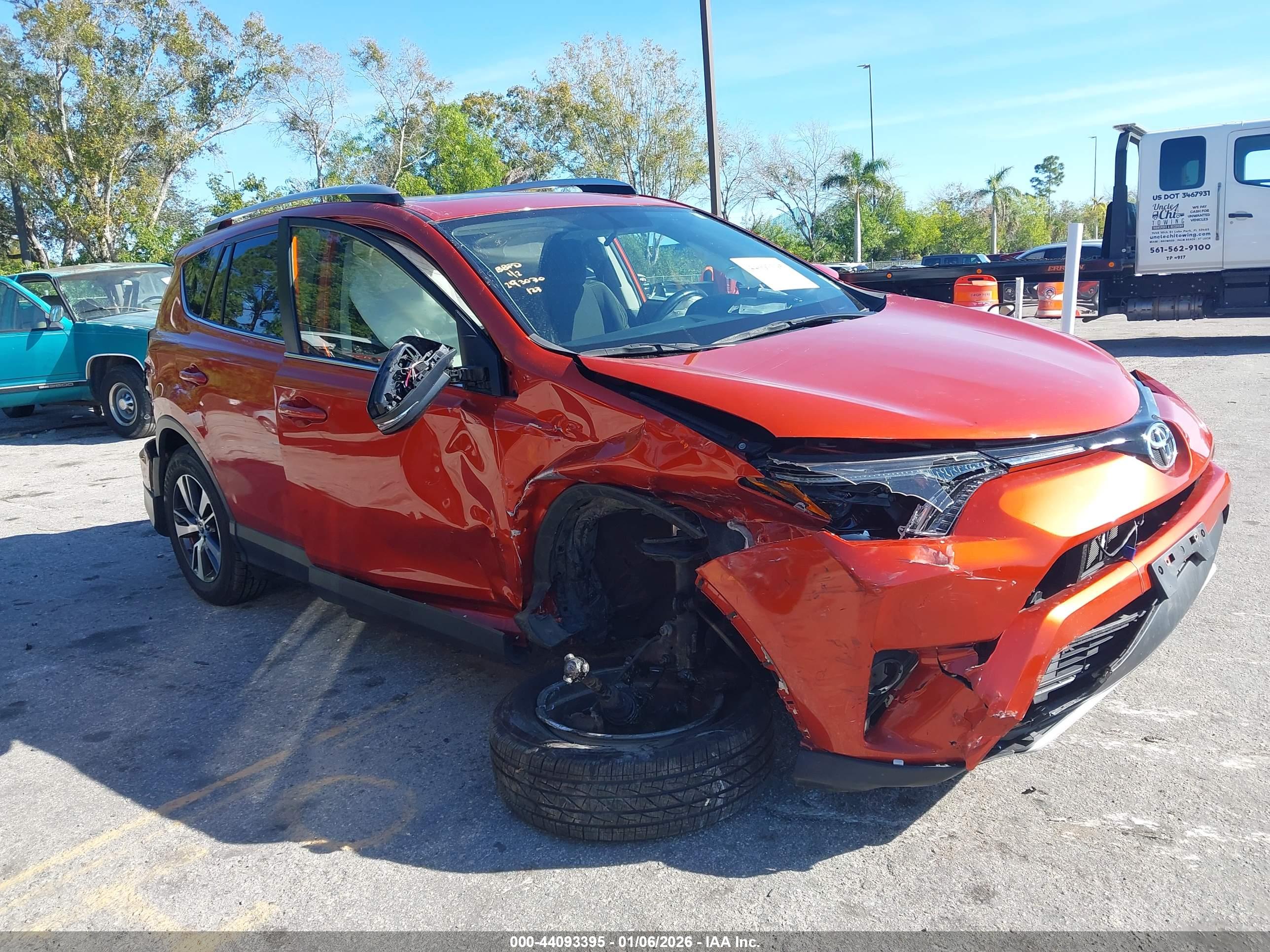 TOYOTA RAV4 image 6