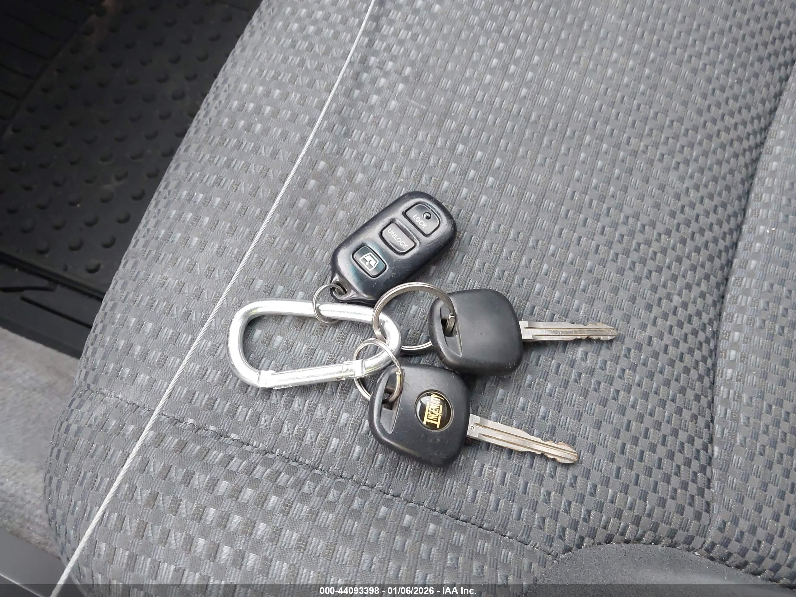 TOYOTA 4RUNNER image 11