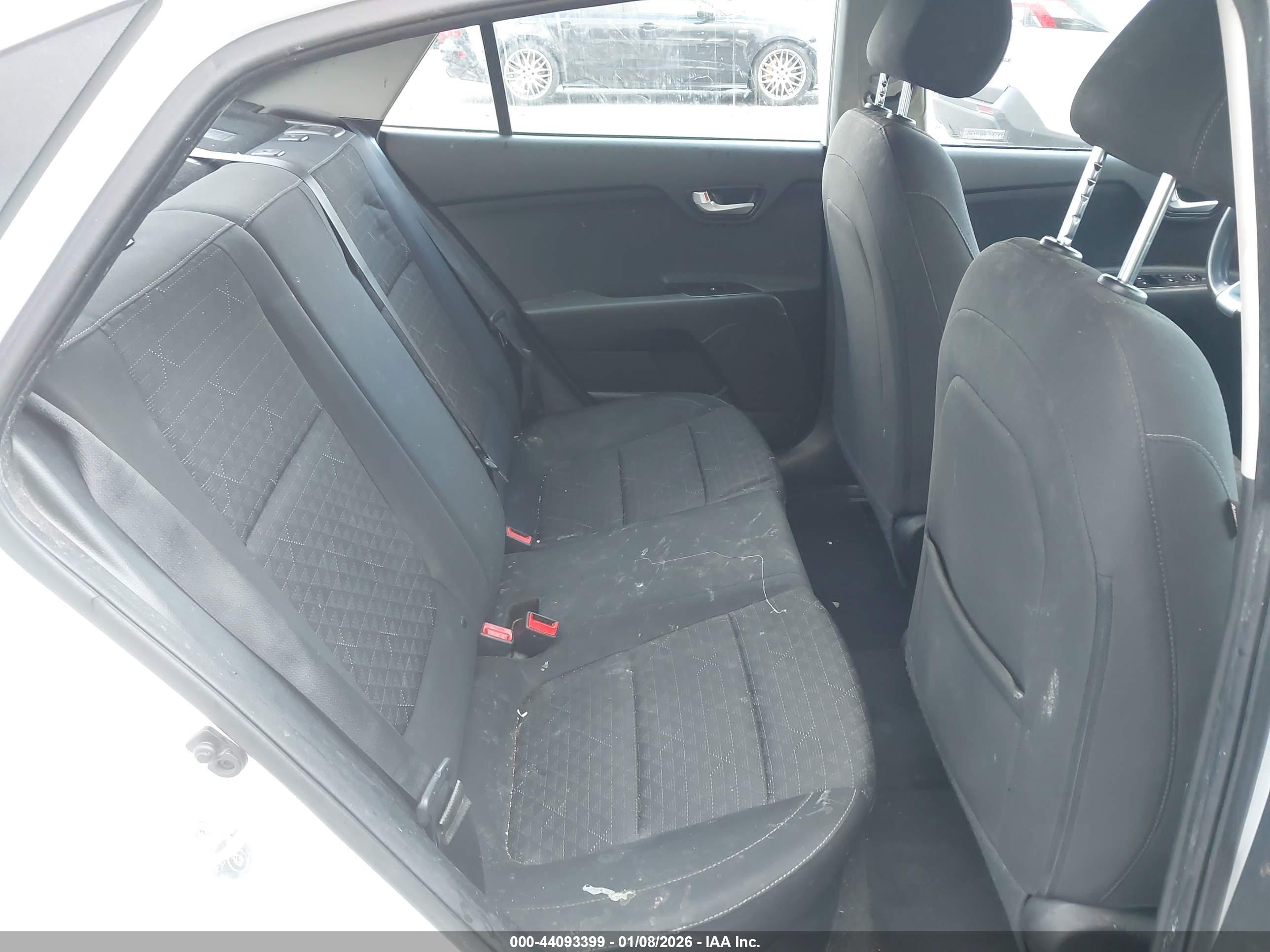 KIA RIO image 8