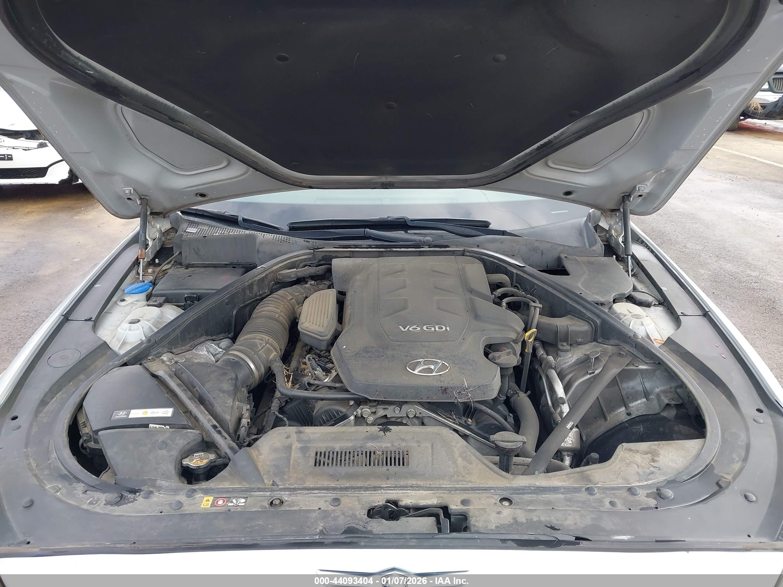 HYUNDAI GENESIS image 10