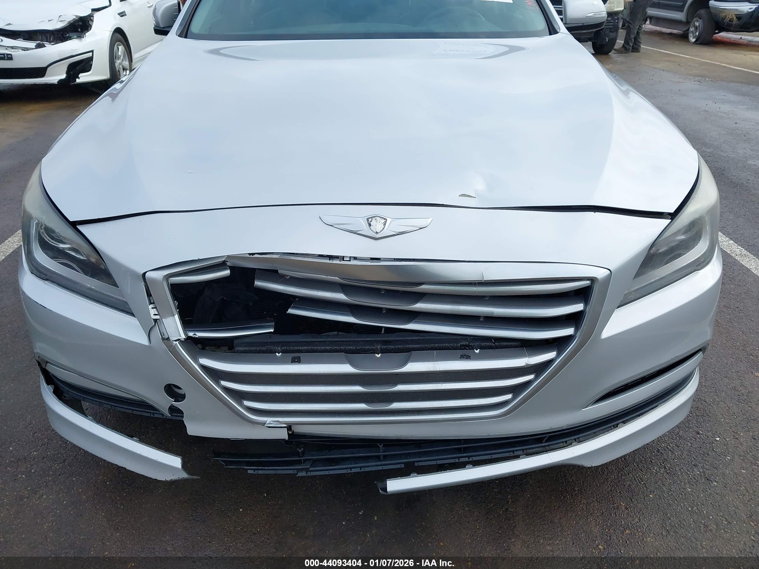 HYUNDAI GENESIS image 6