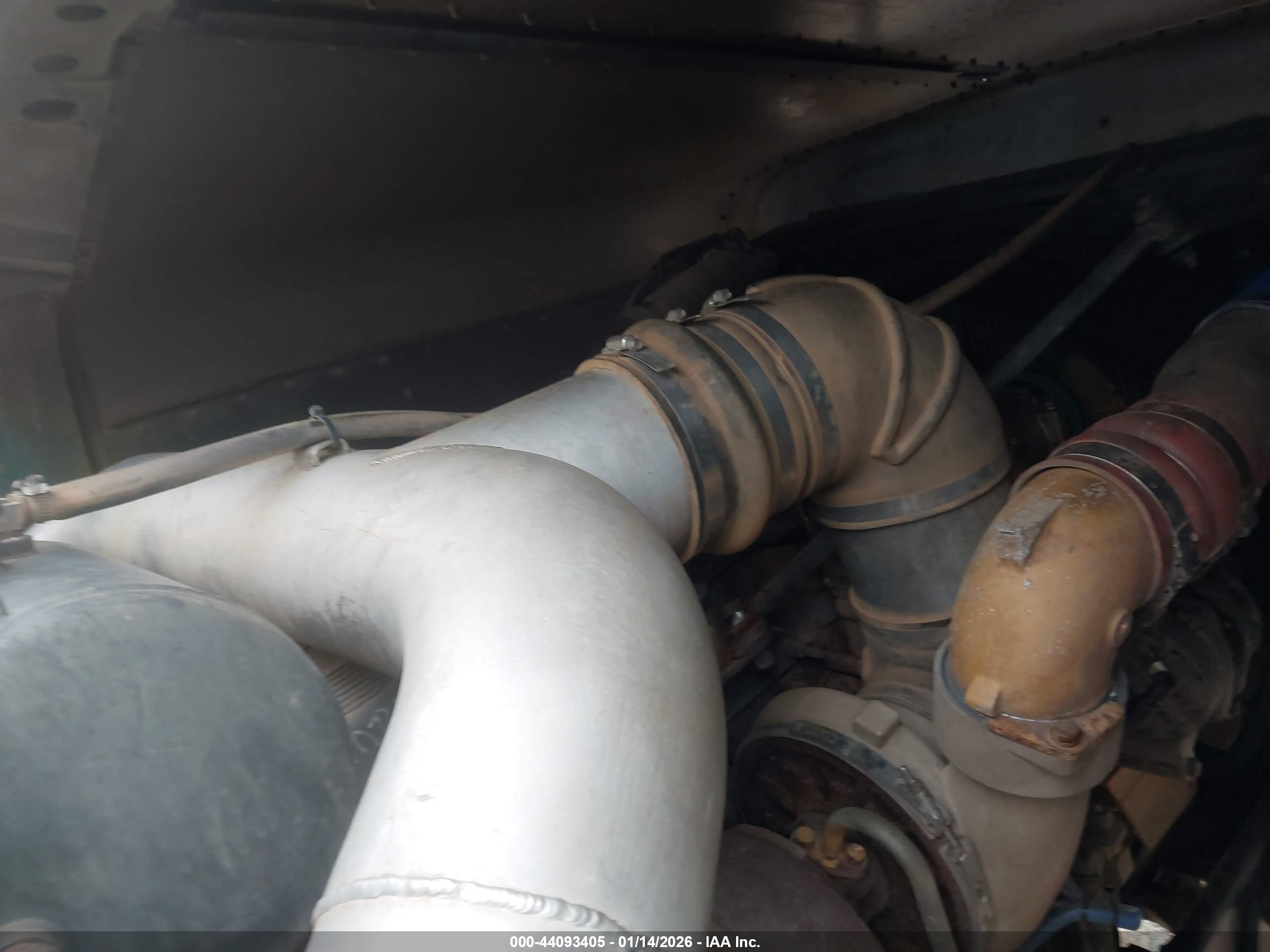 PETERBILT 379 image 10