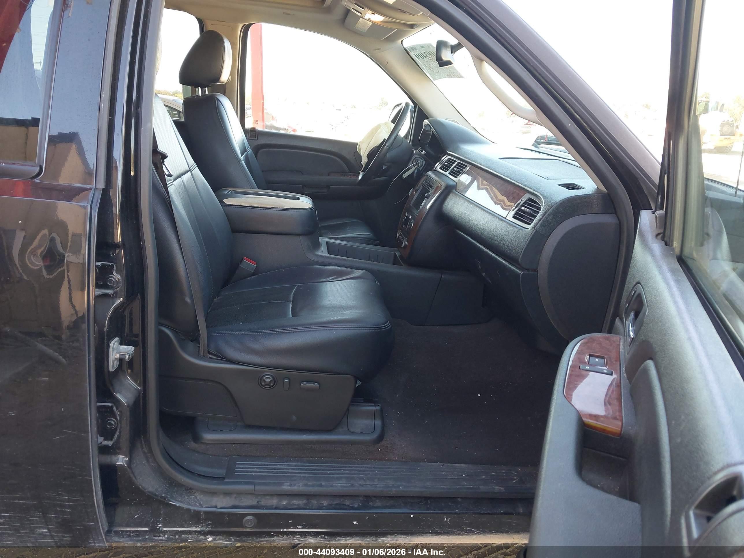 CHEVROLET SILVERADO image 5