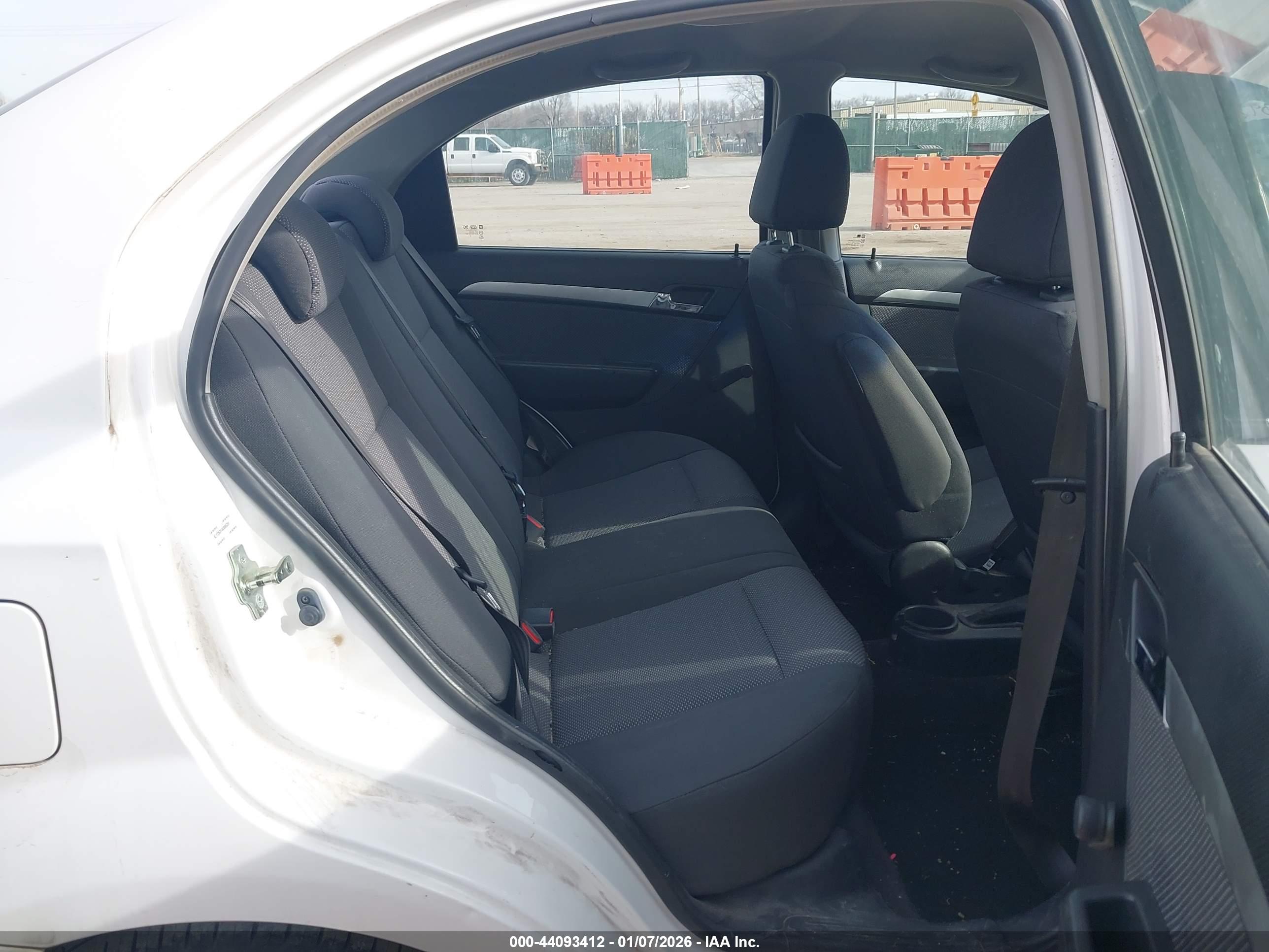 CHEVROLET AVEO image 8
