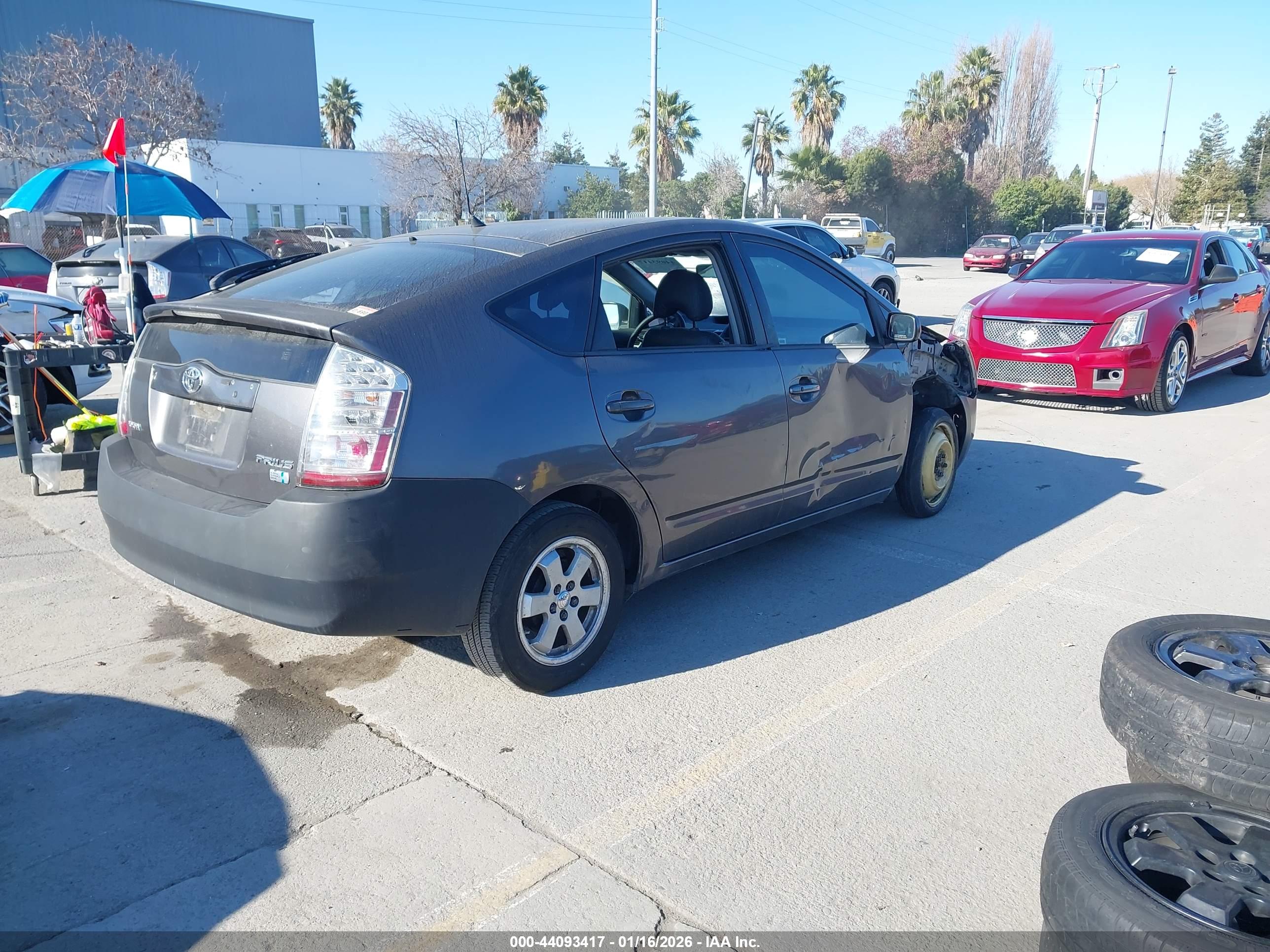 TOYOTA PRIUS image 4