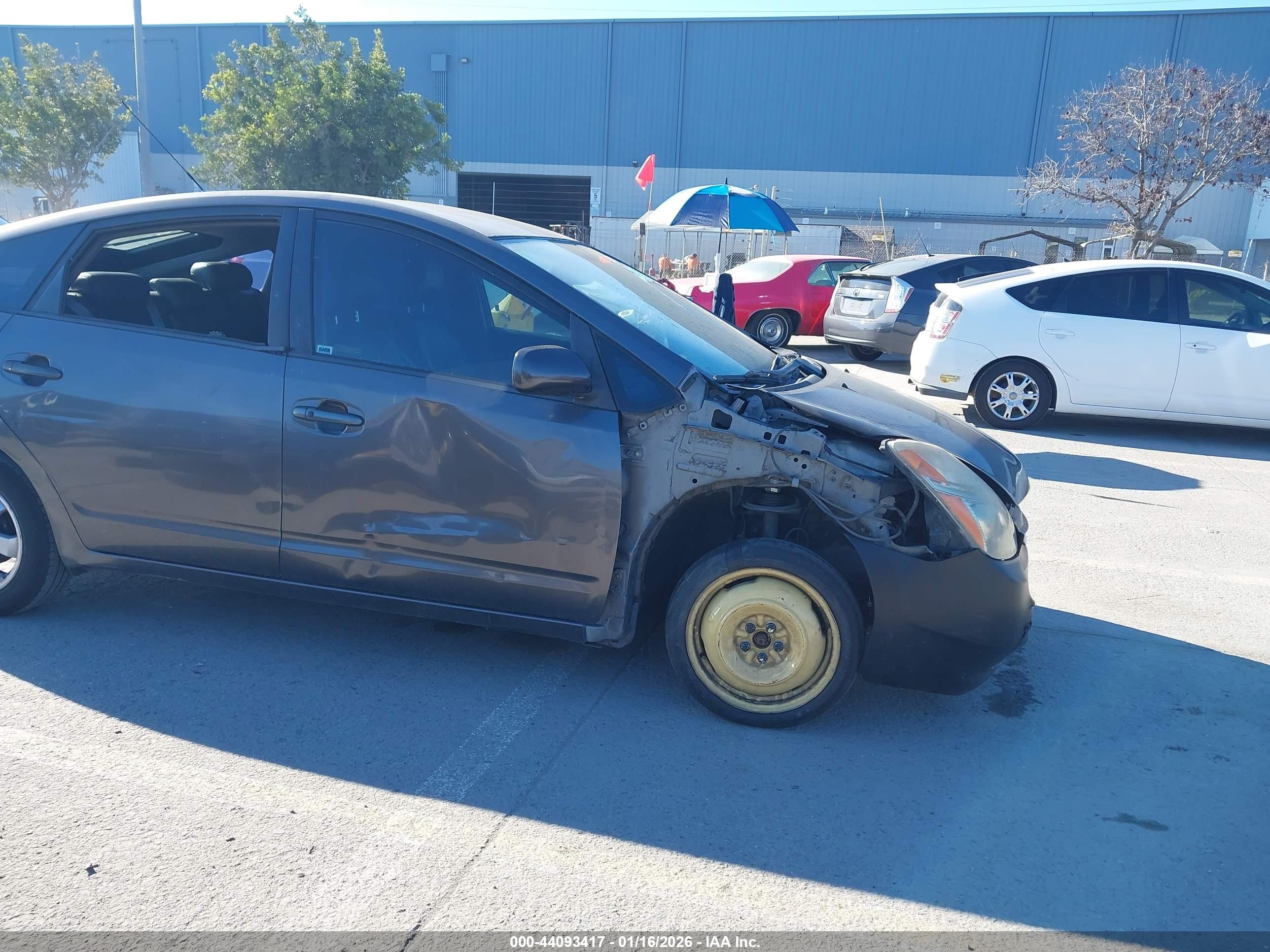 TOYOTA PRIUS image 6