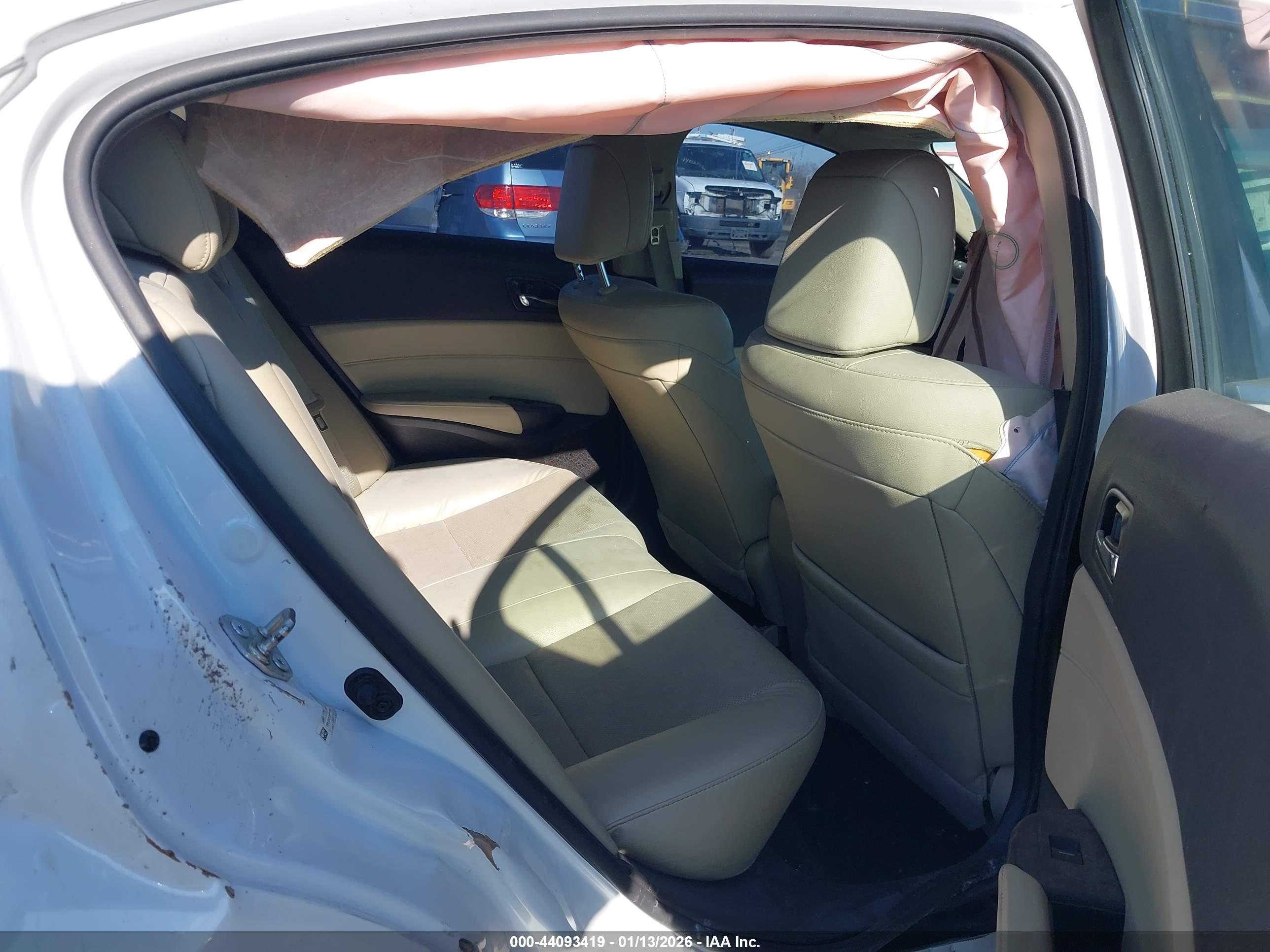 ACURA ILX image 8