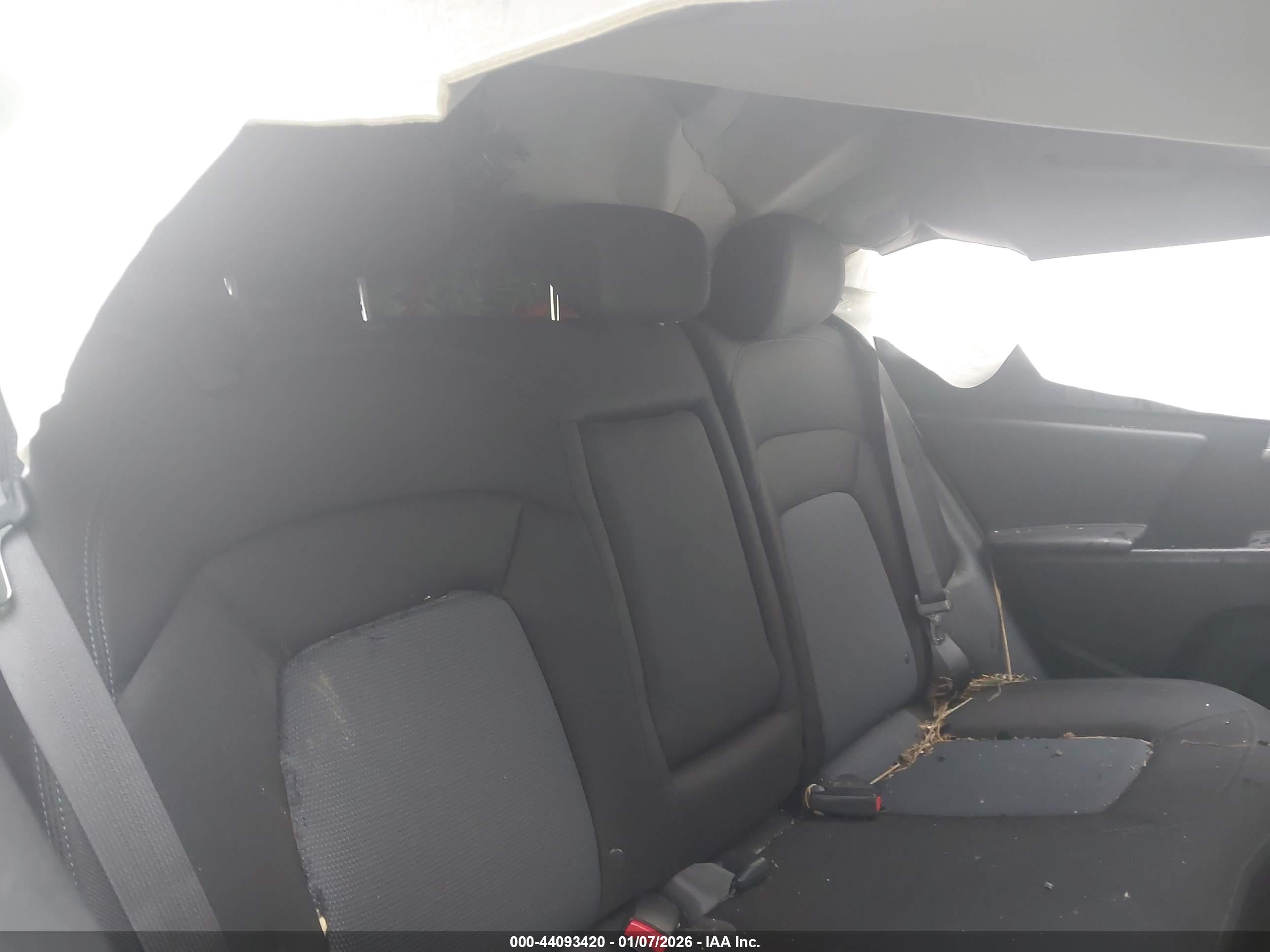 KIA SPORTAGE image 8