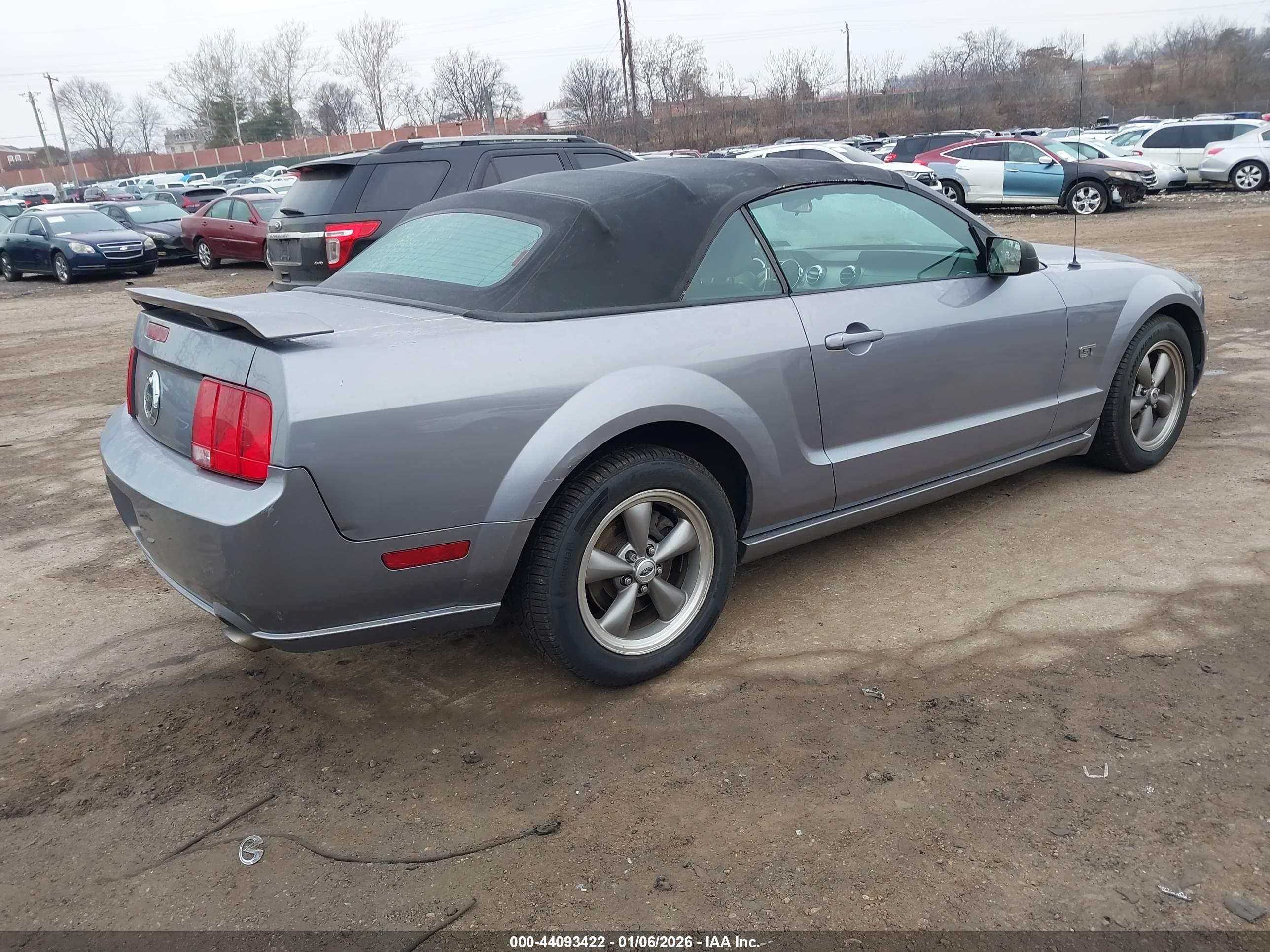 FORD MUSTANG image 4