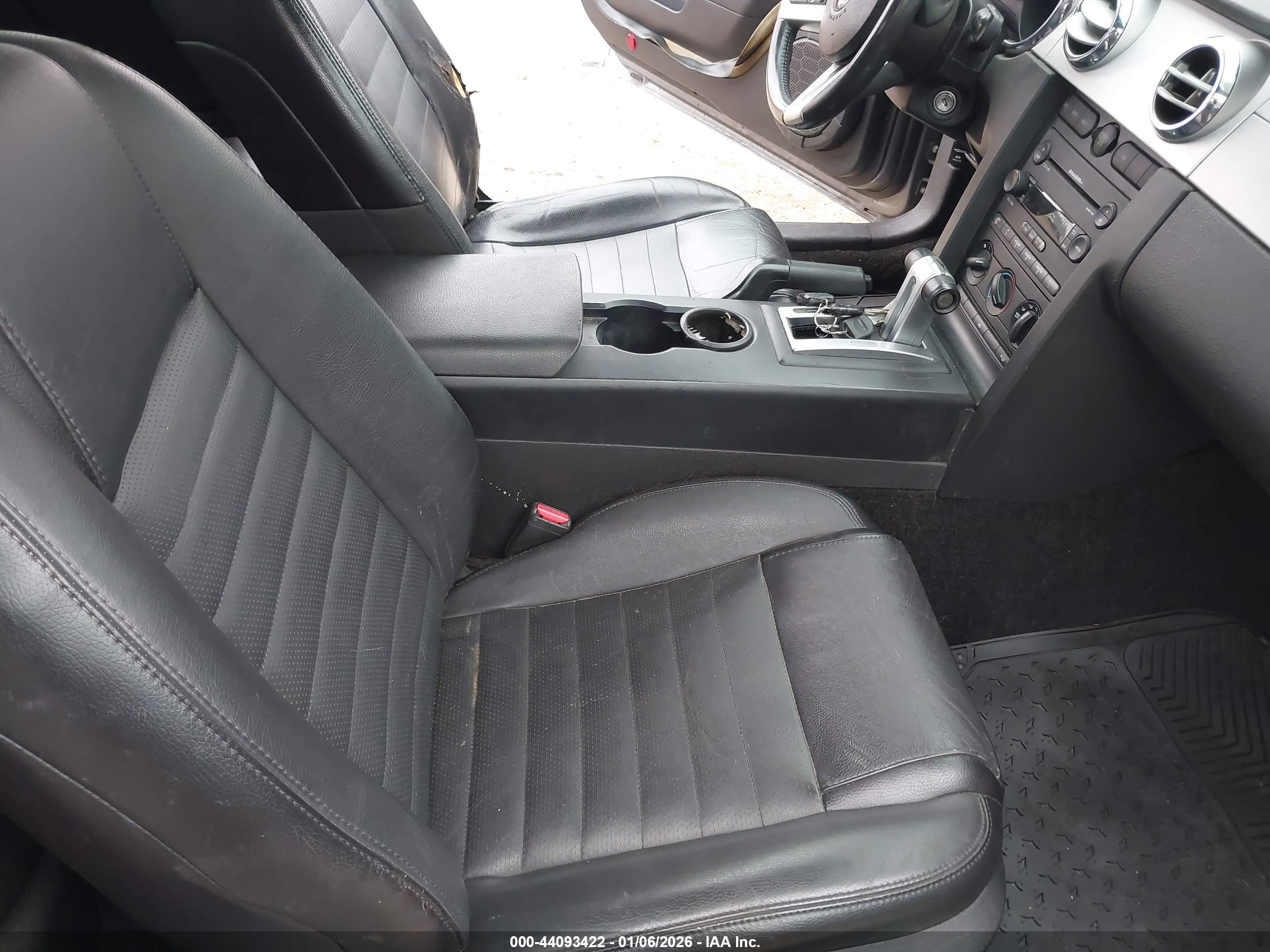 FORD MUSTANG image 5