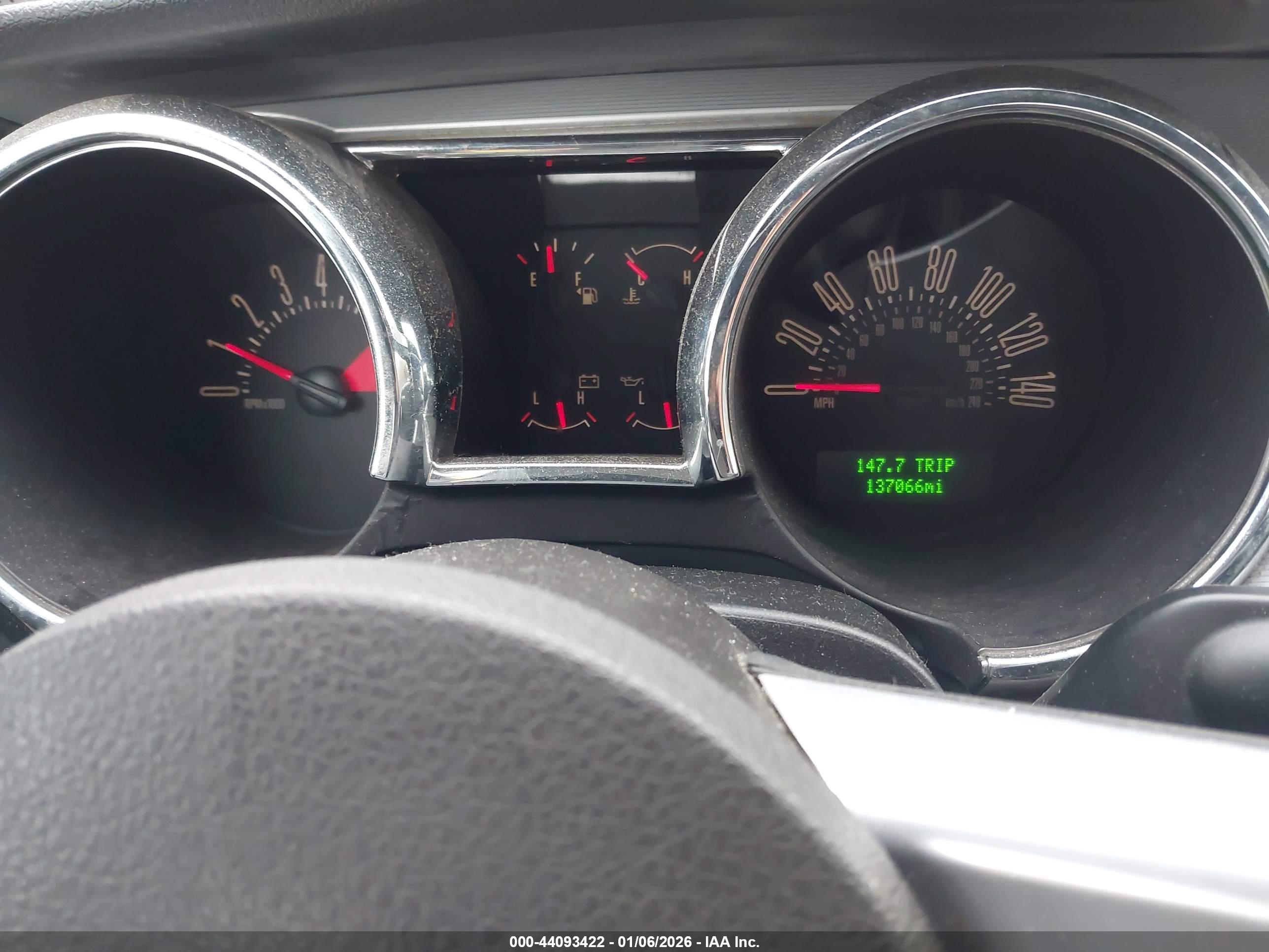 FORD MUSTANG image 7