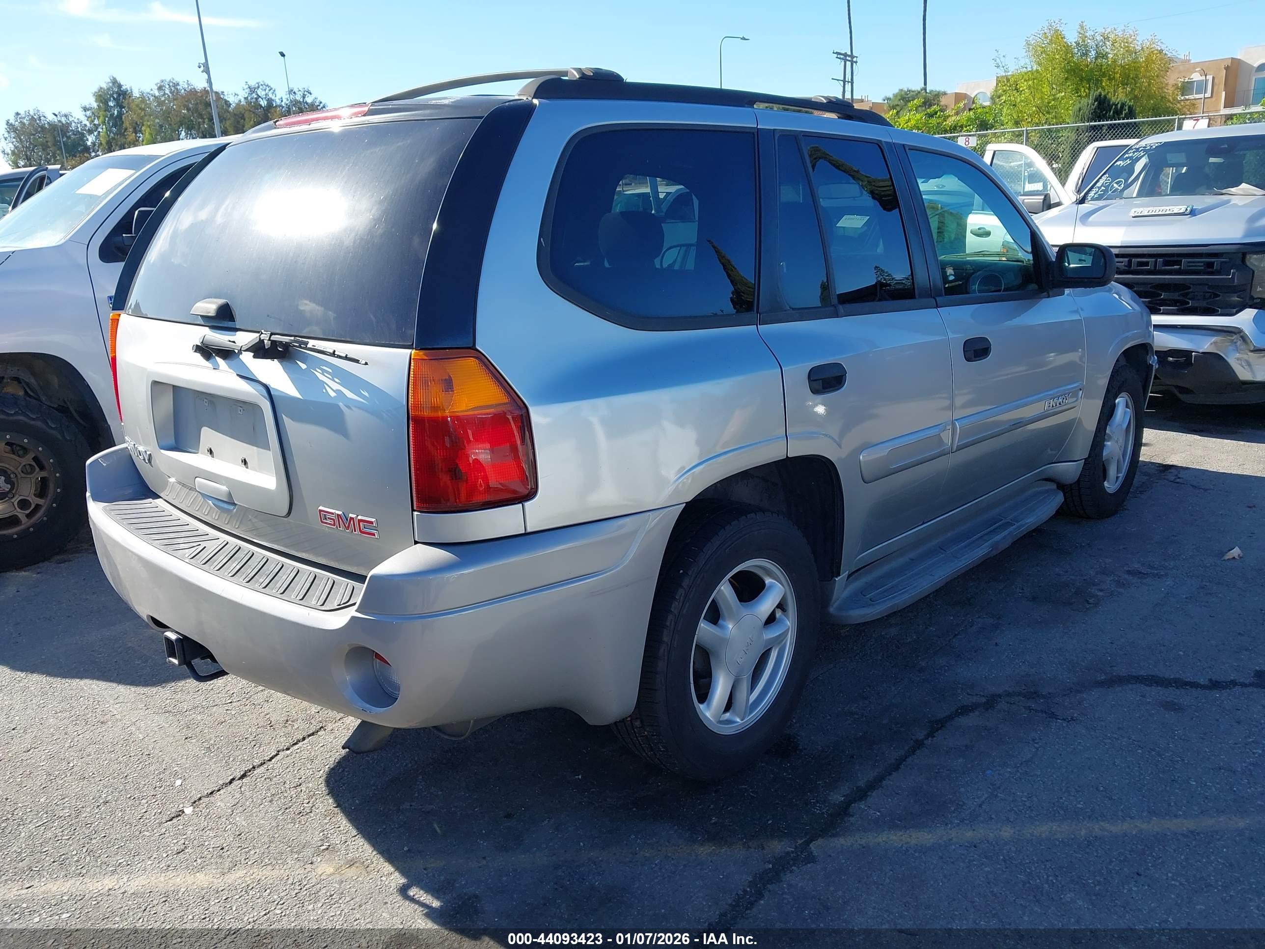 GMC ENVOY image 4