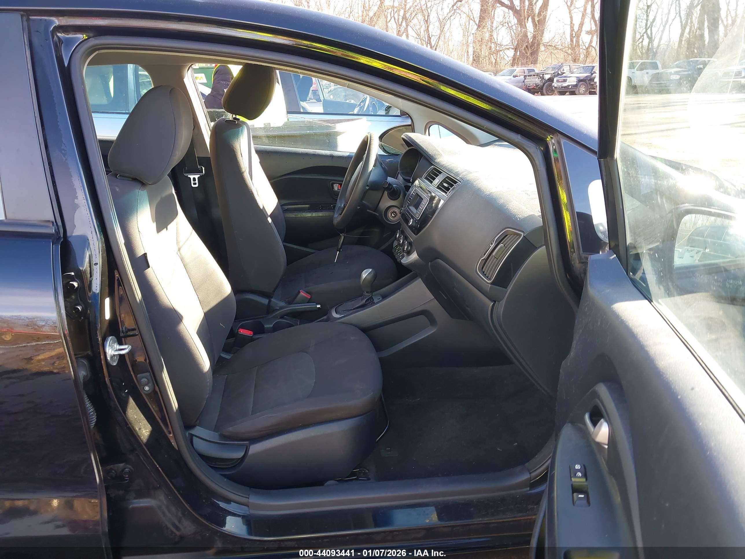 KIA RIO image 5
