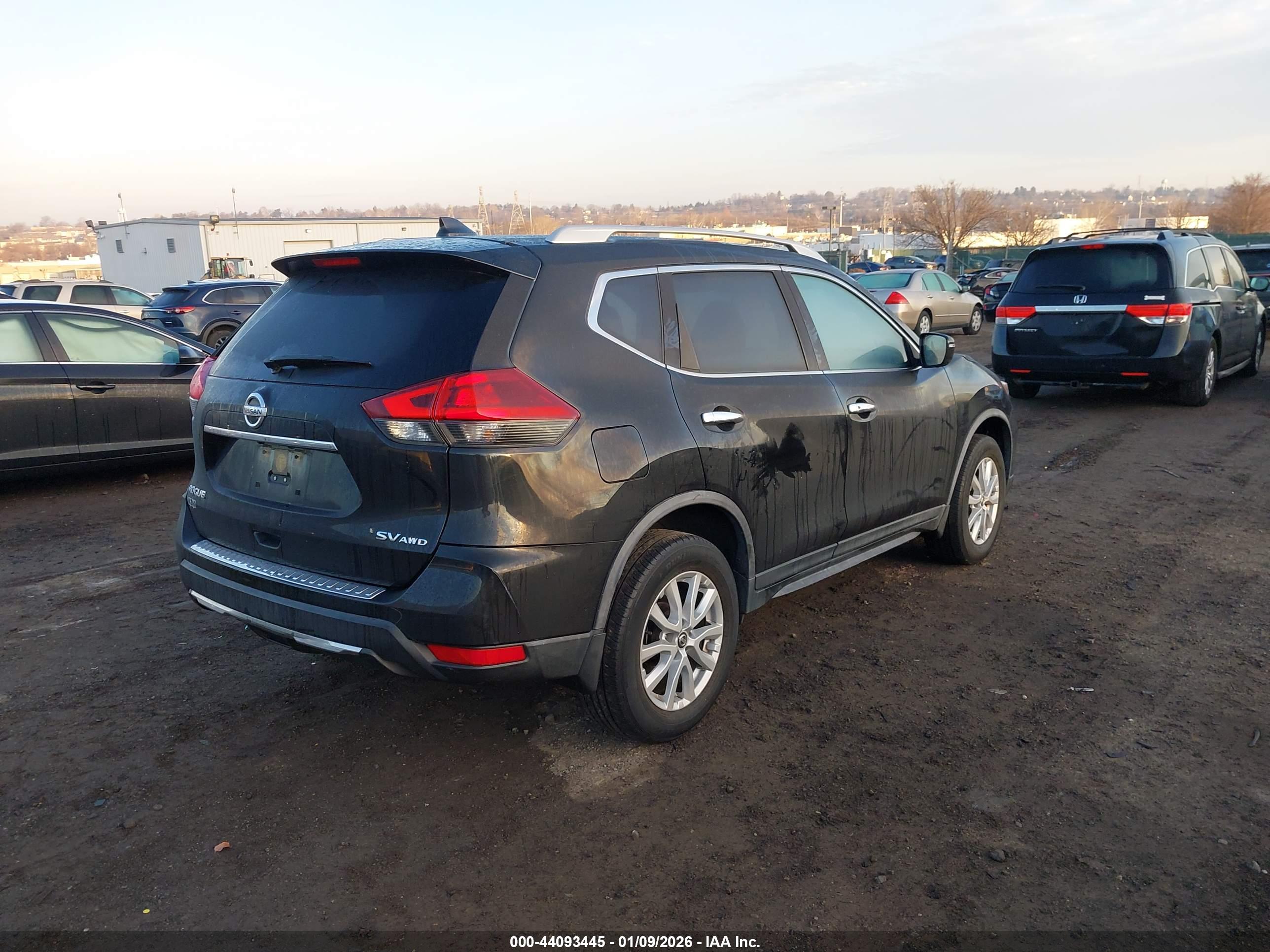 NISSAN ROGUE image 4