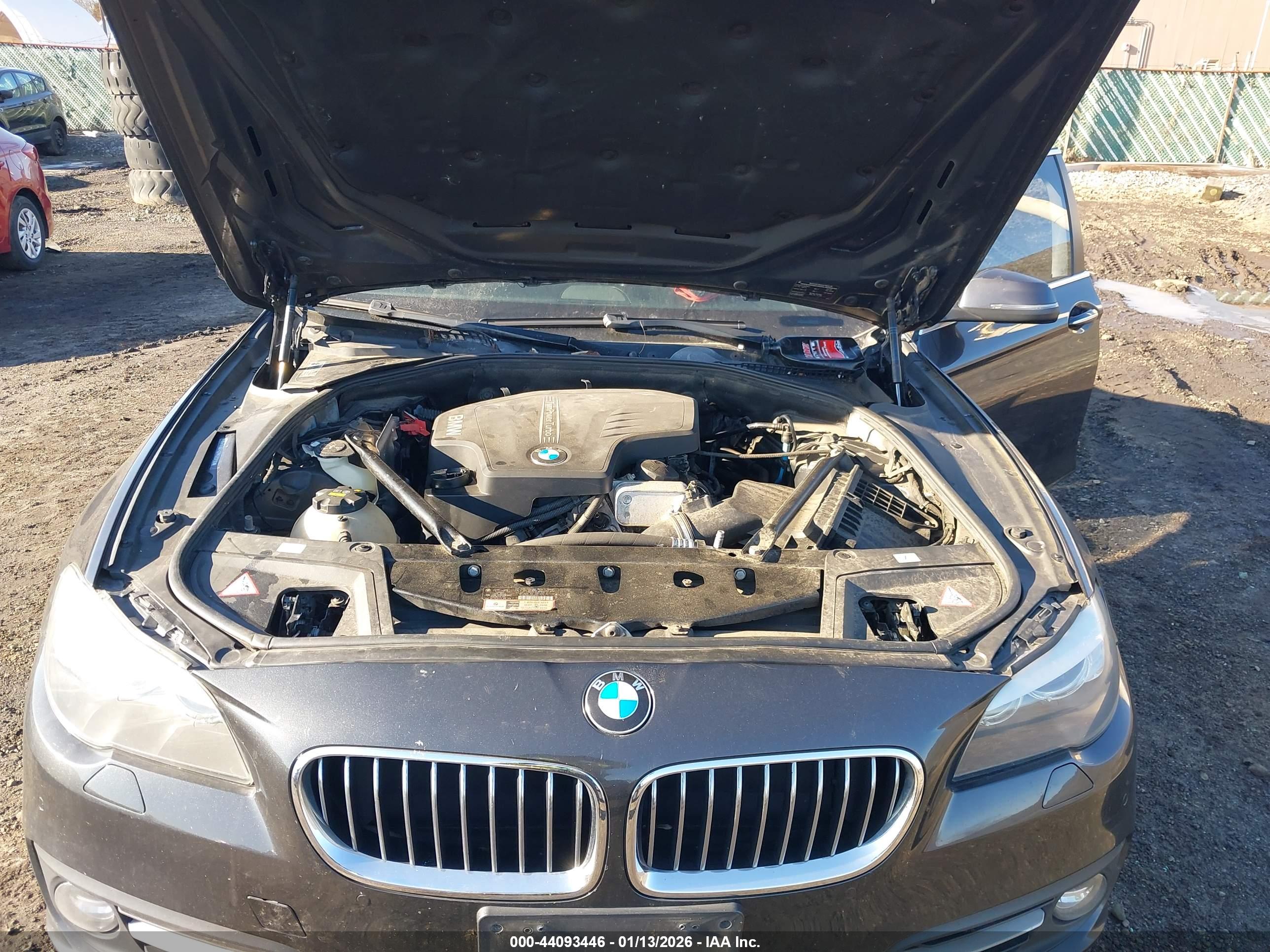 BMW 528I image 10