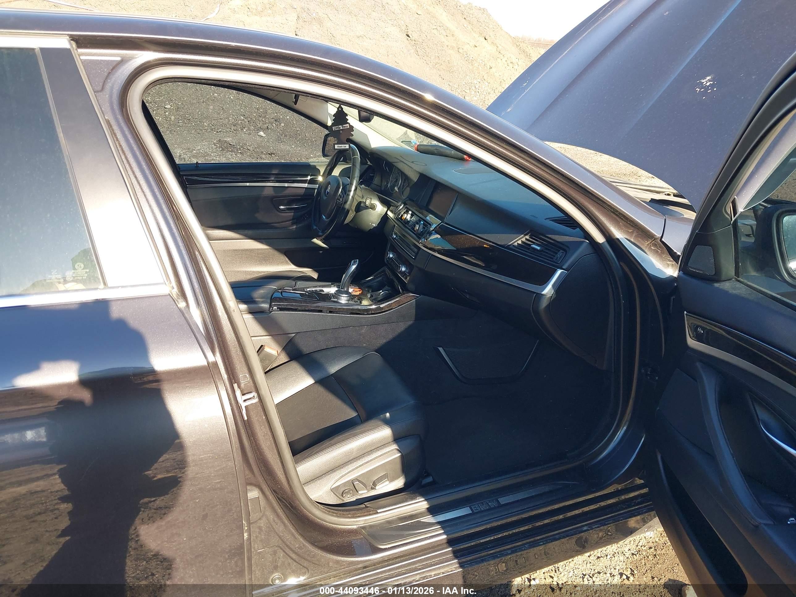 BMW 528I image 5
