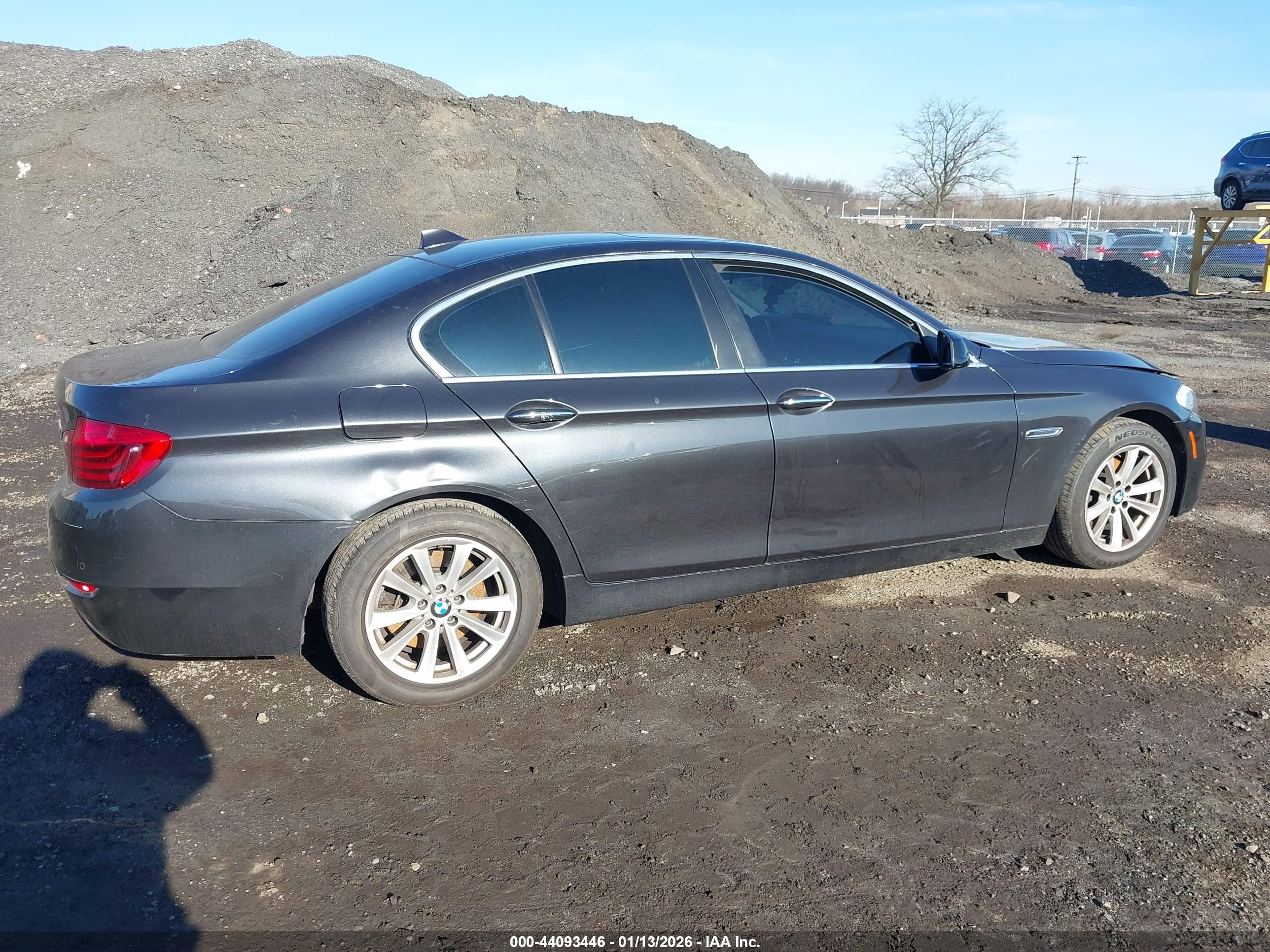 BMW 528I image 6