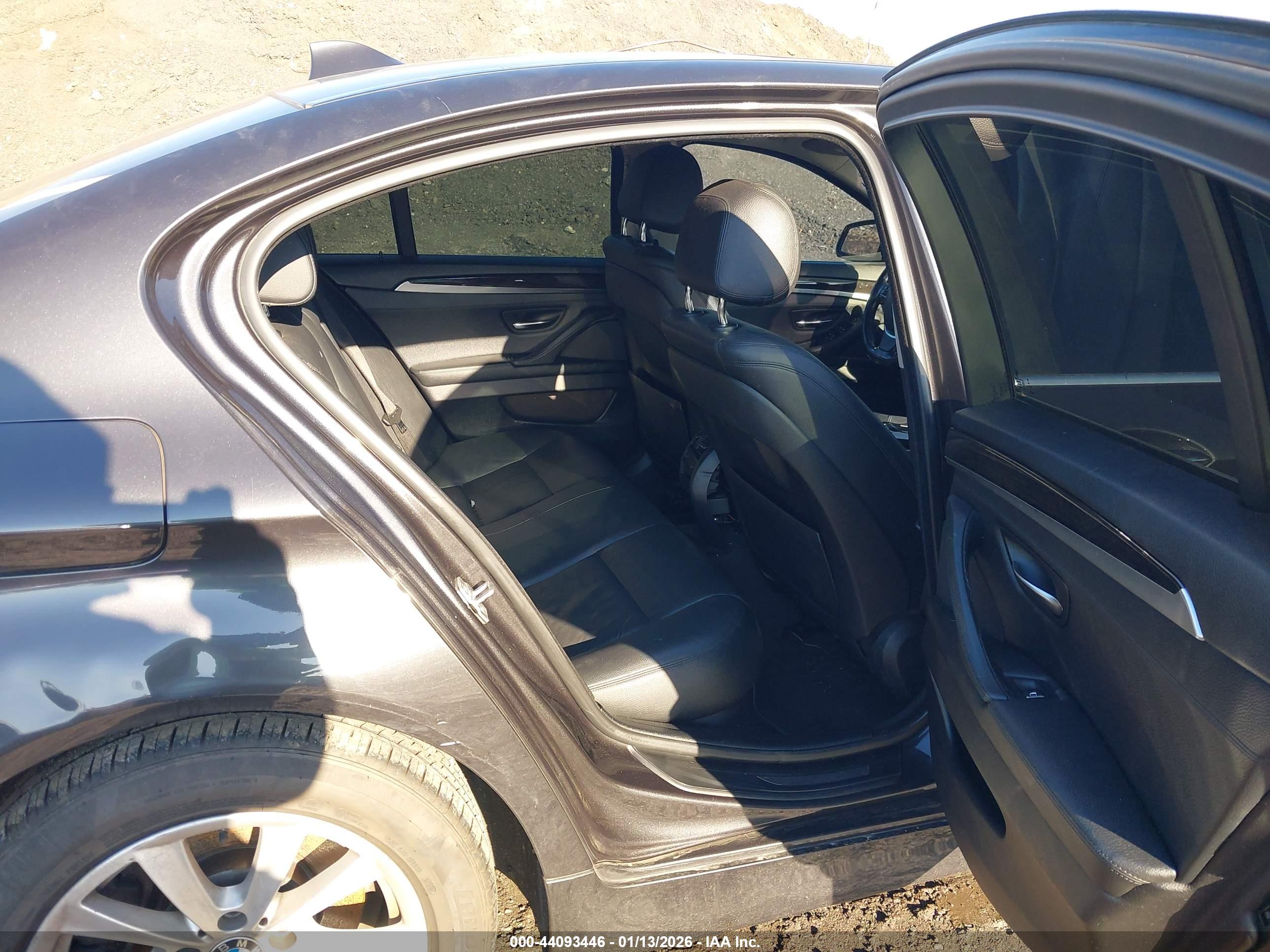 BMW 528I image 8