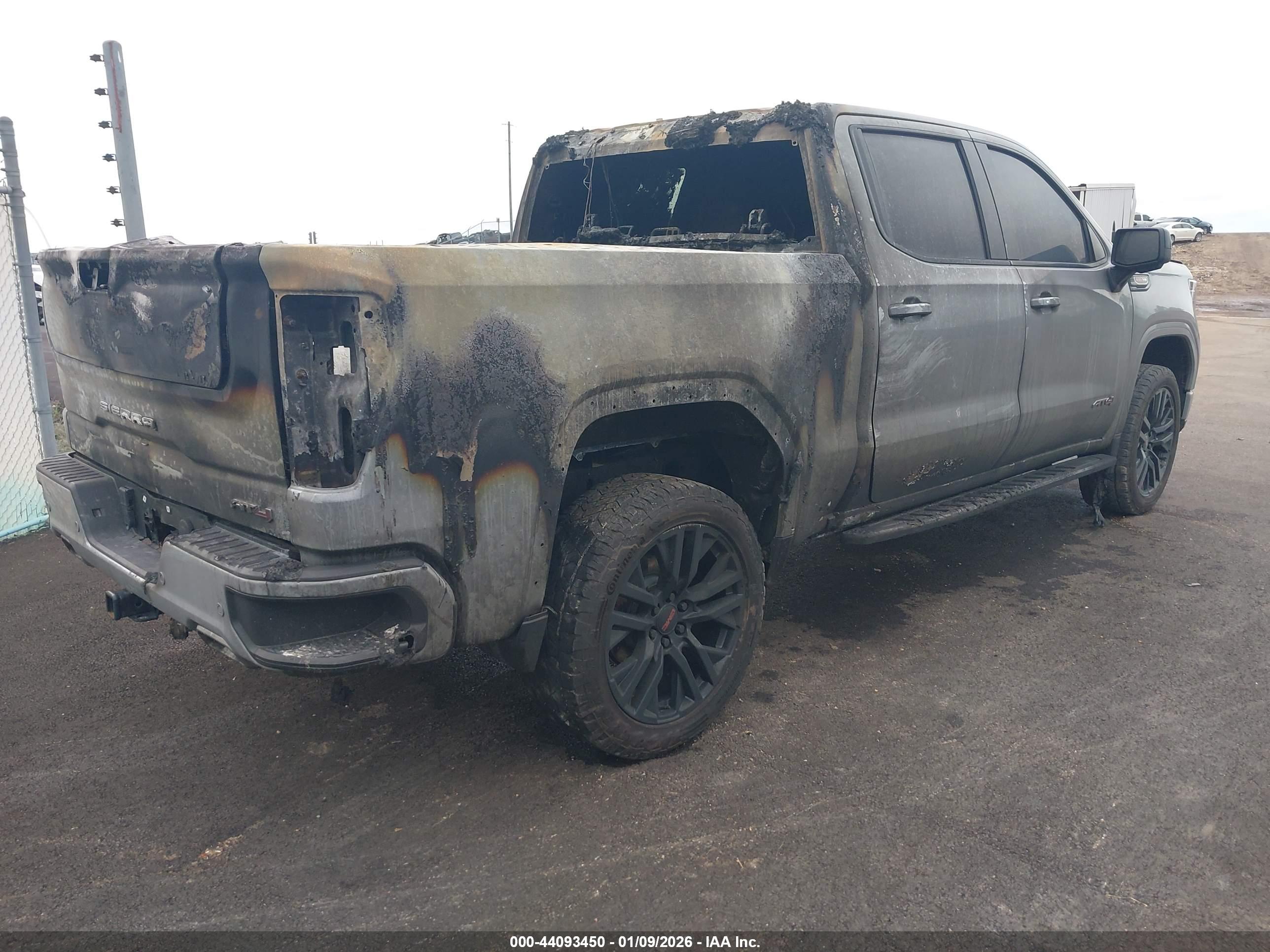 GMC SIERRA image 4
