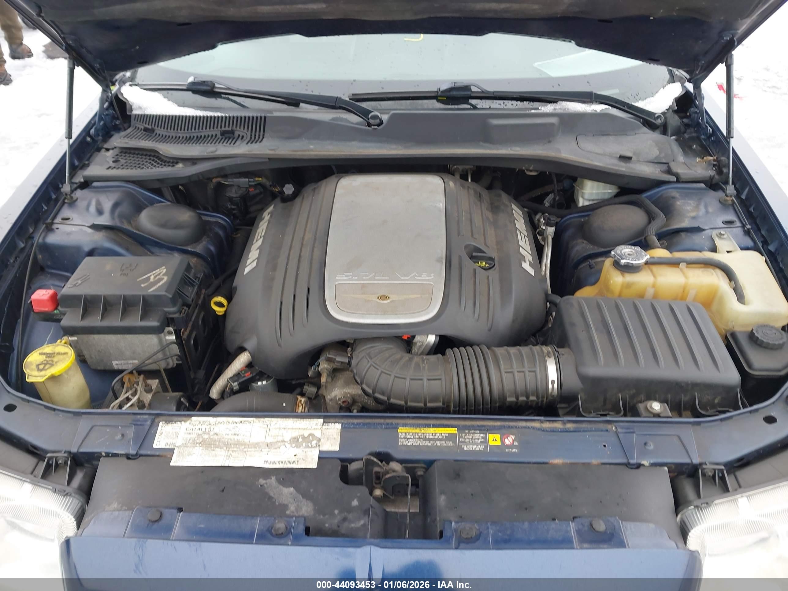 CHRYSLER 300C image 10