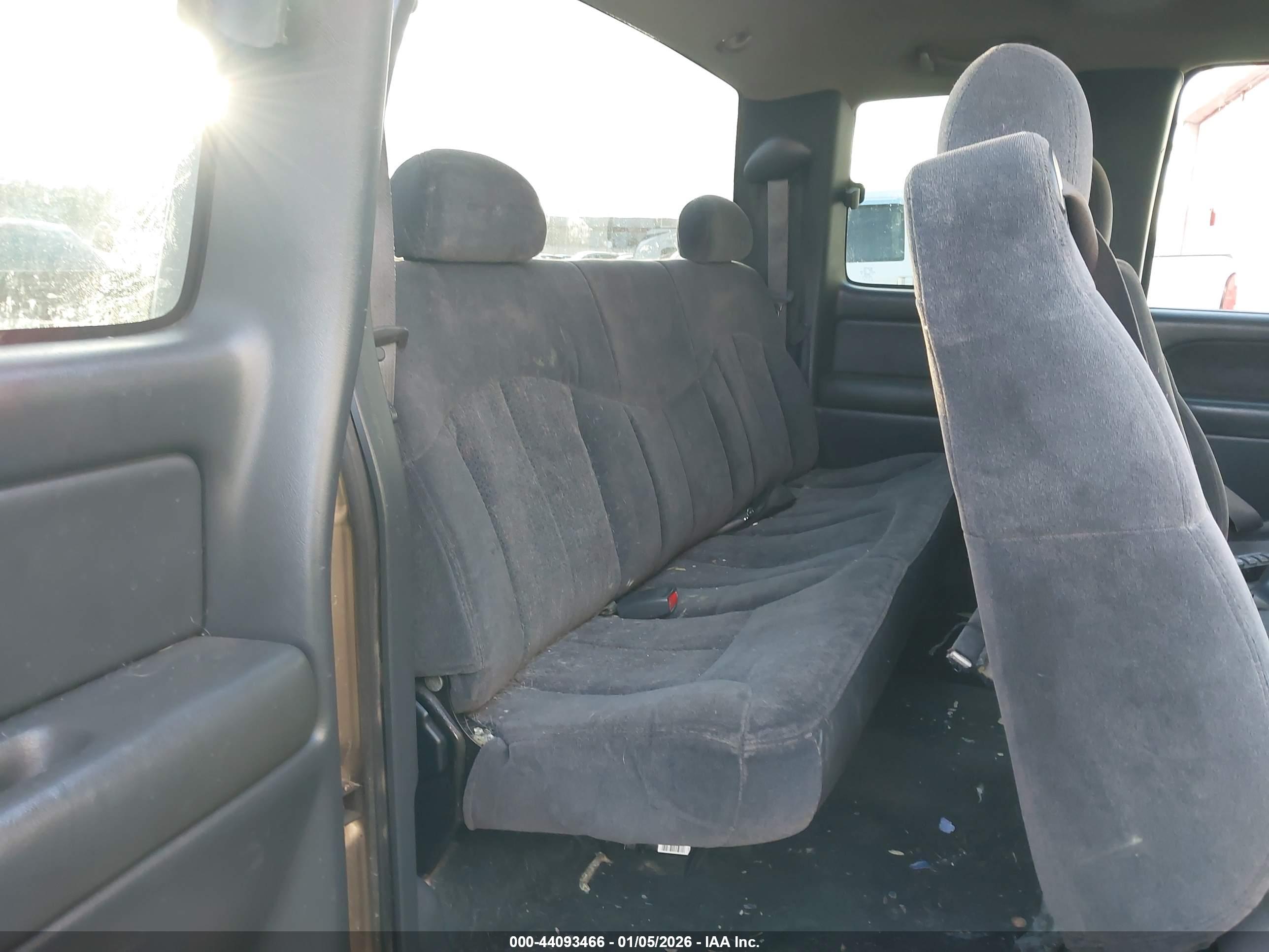 CHEVROLET SILVERADO image 8