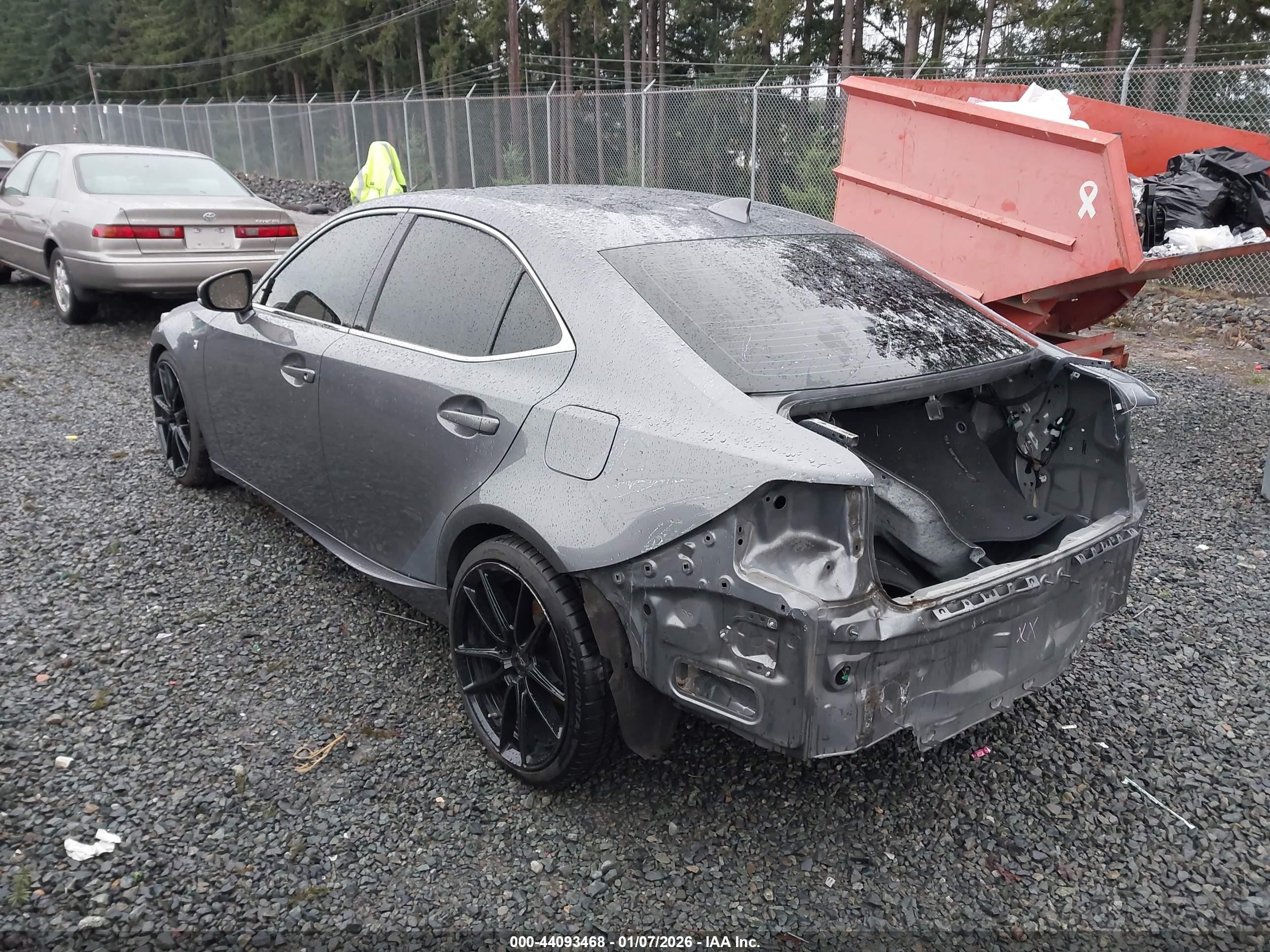 LEXUS IS image 3
