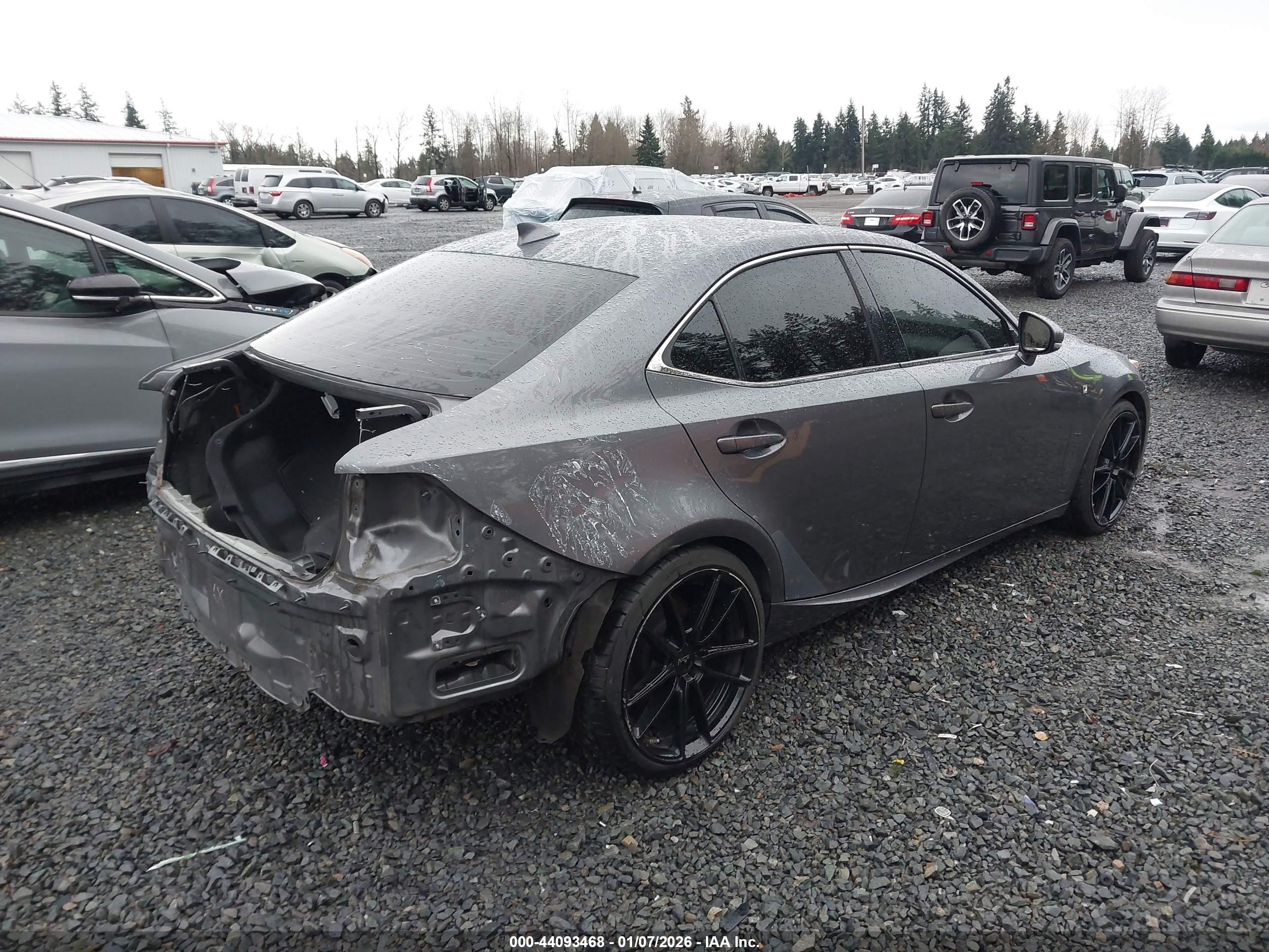 LEXUS IS image 4