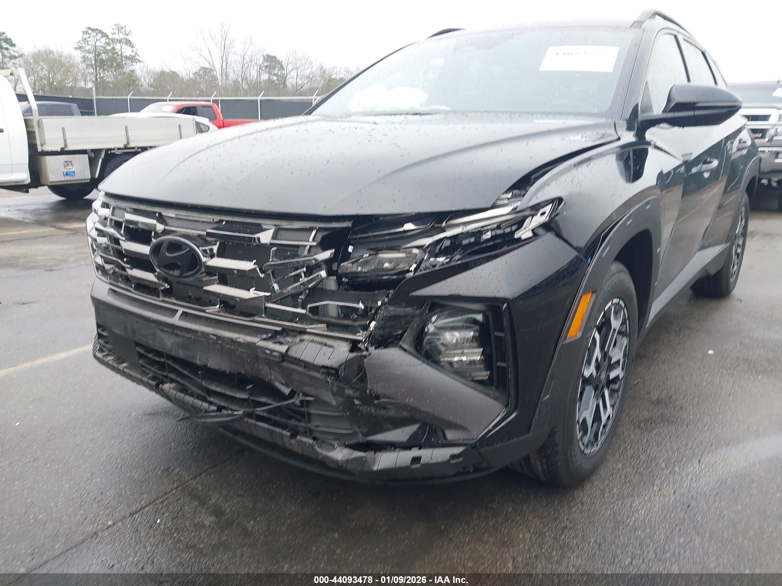 HYUNDAI TUCSON image 6