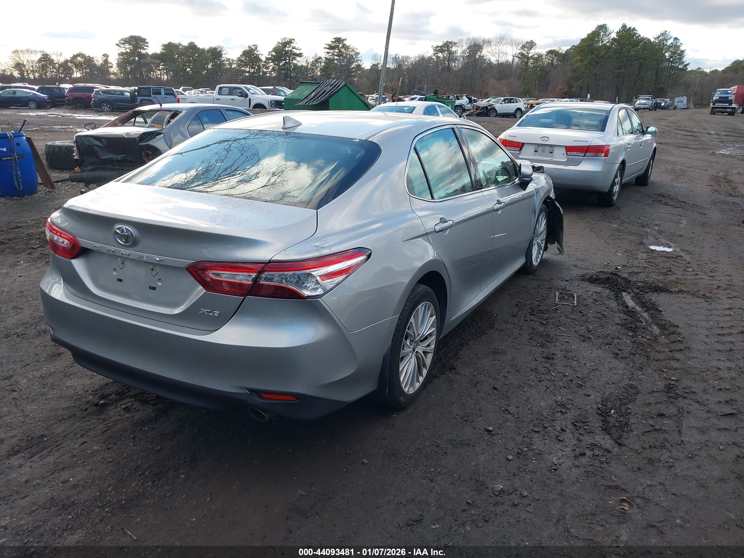 TOYOTA CAMRY image 4