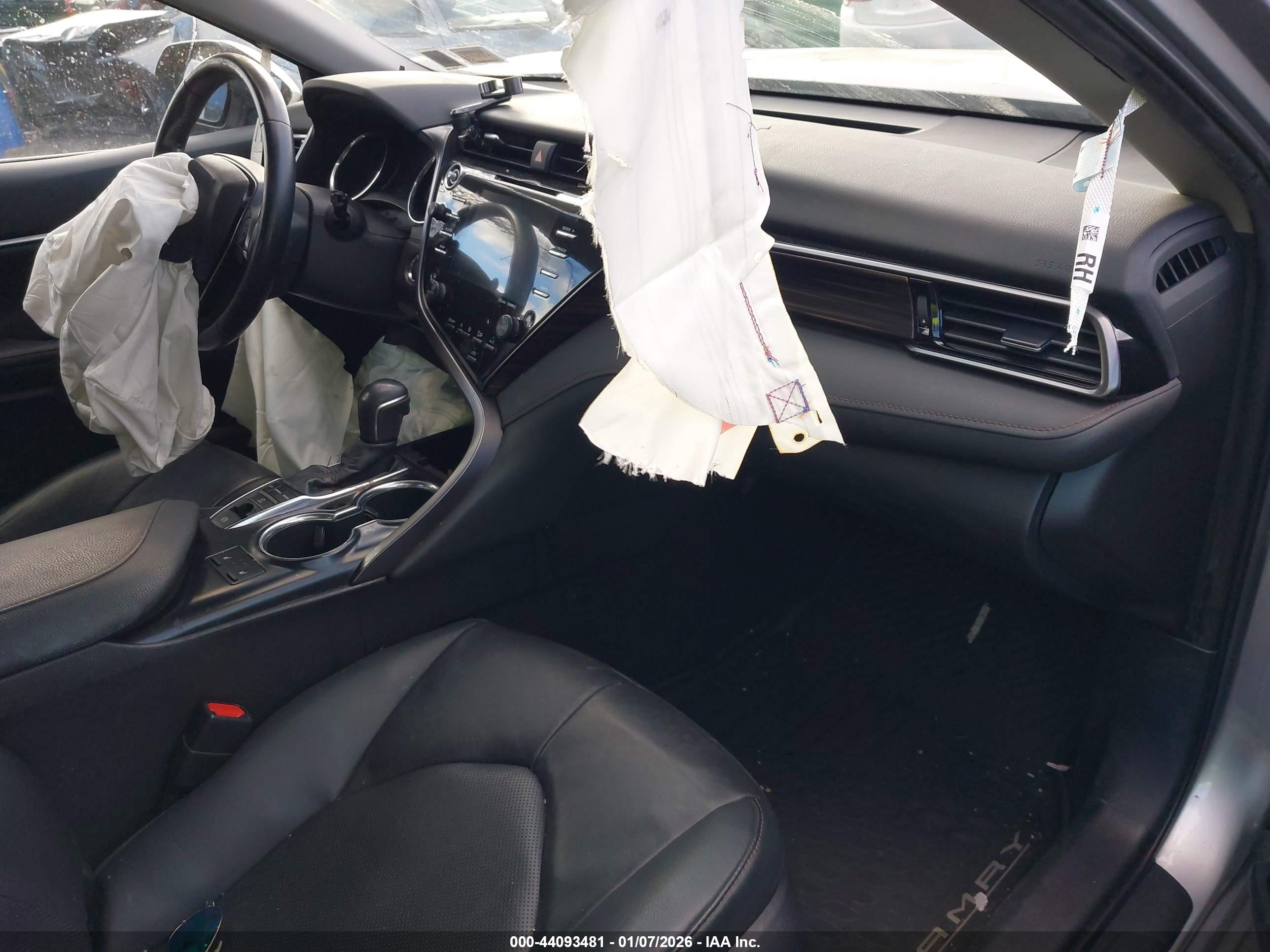 TOYOTA CAMRY image 5
