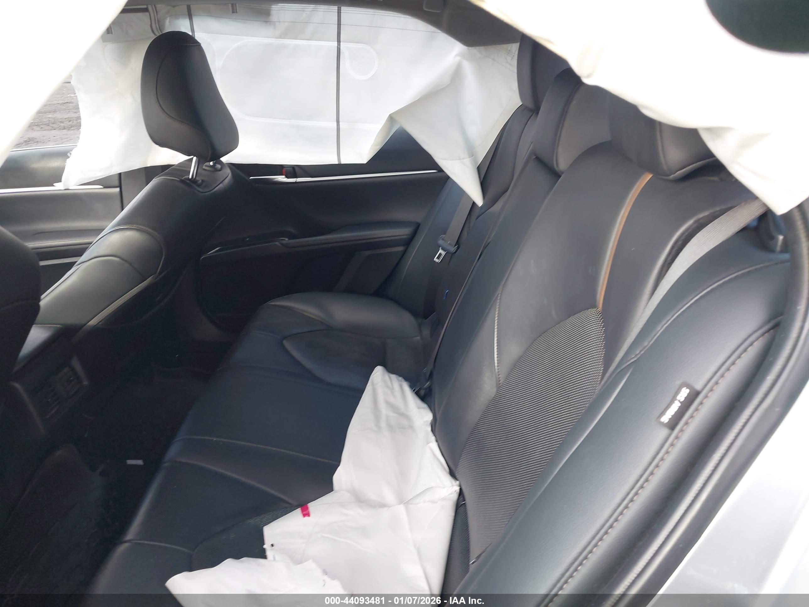 TOYOTA CAMRY image 8