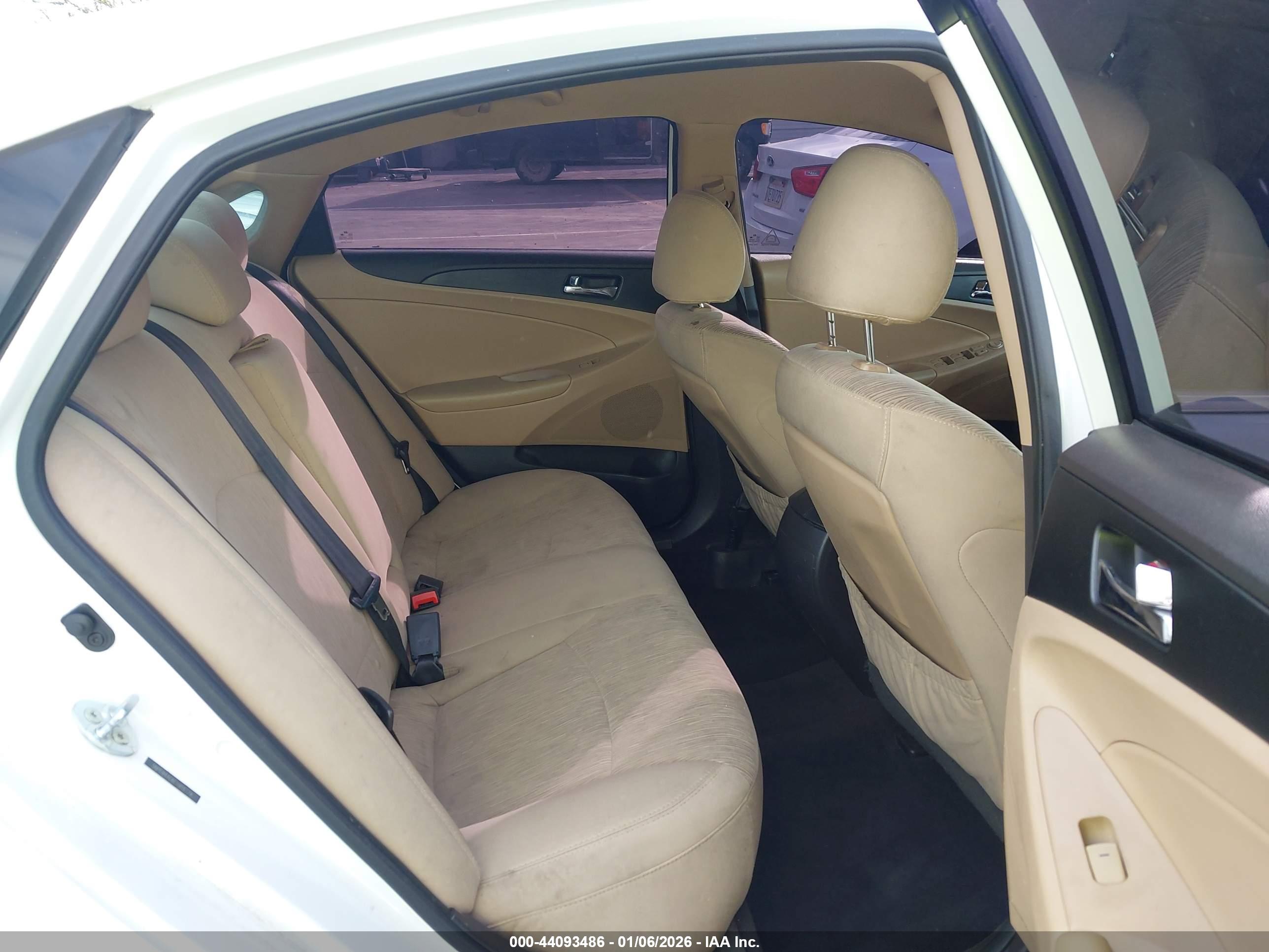 HYUNDAI SONATA image 8