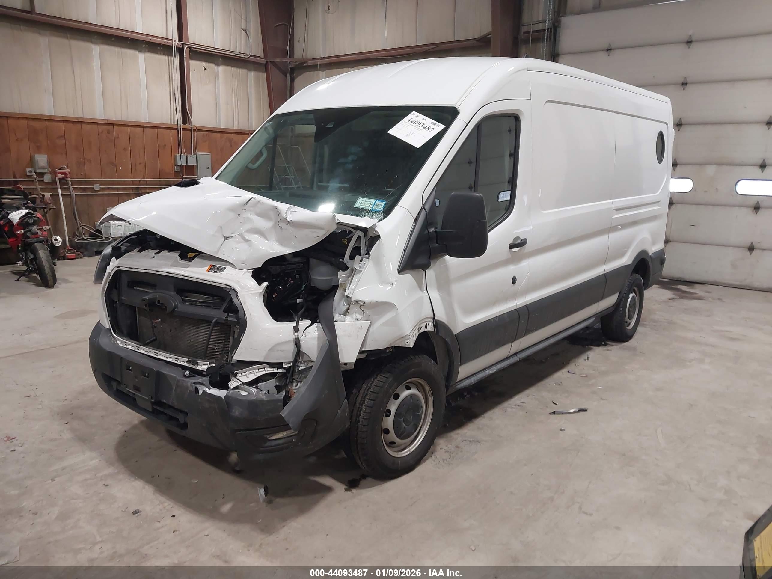 FORD TRANSIT-250 image 2
