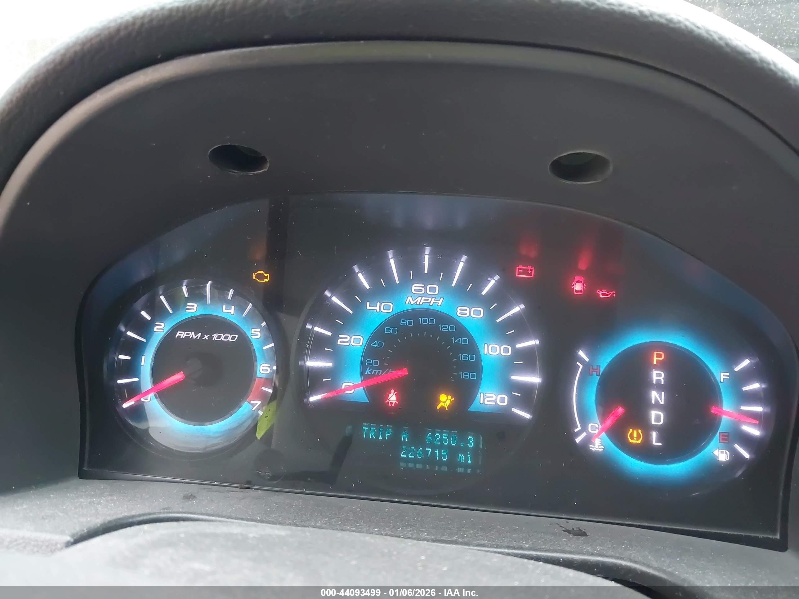 FORD FUSION image 7