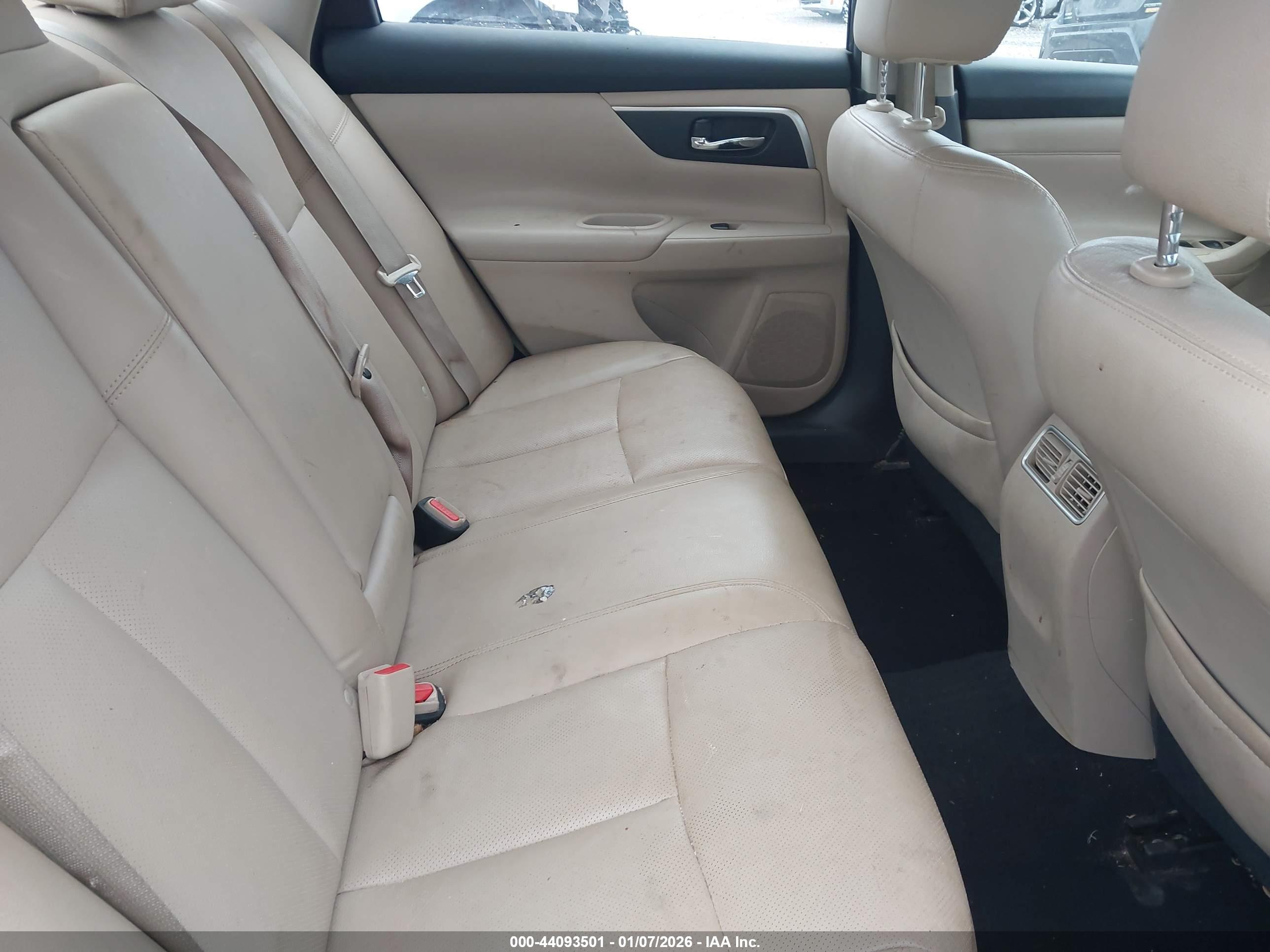 NISSAN ALTIMA image 8